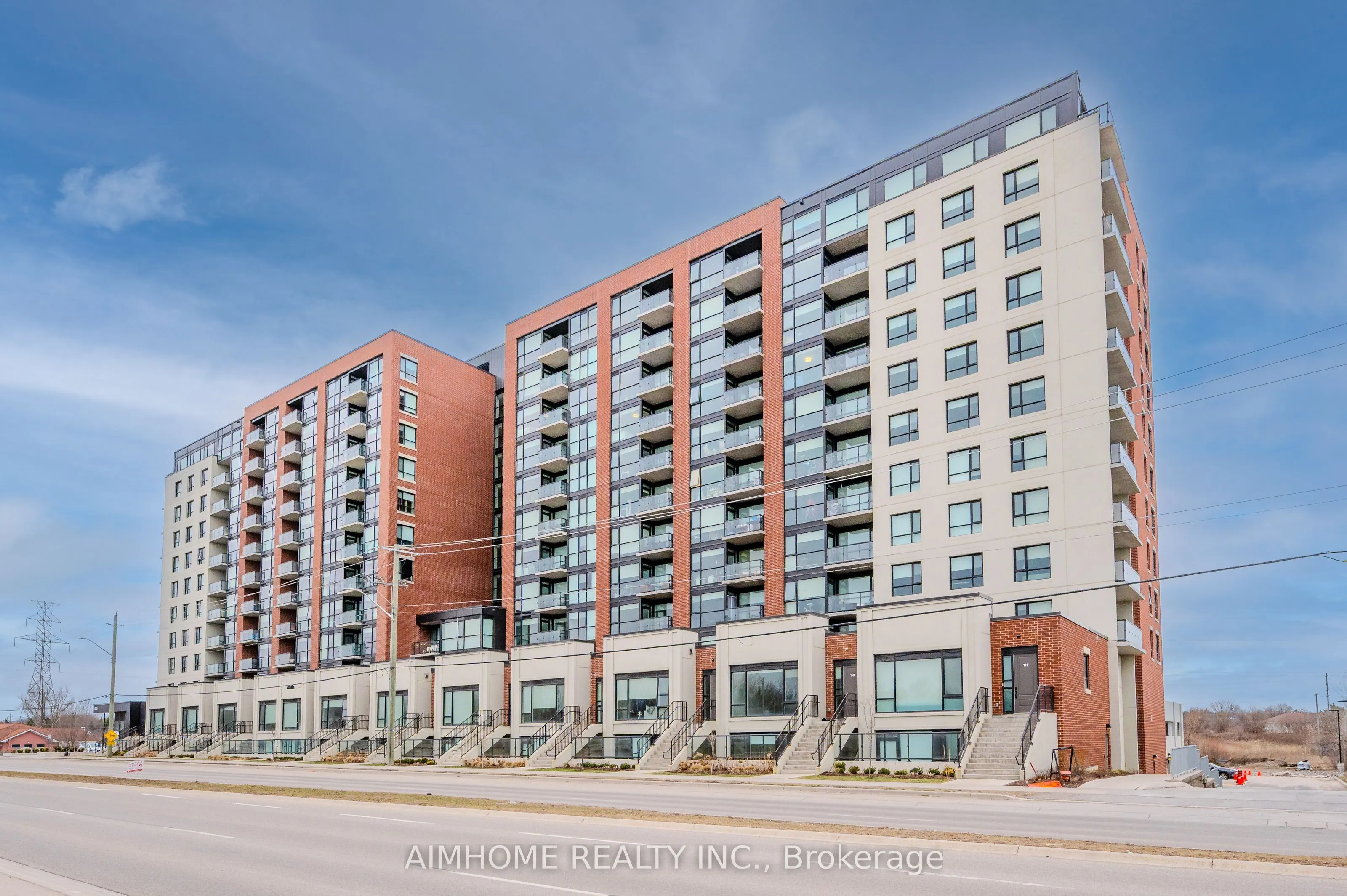 460 Columbia Street W, #1416