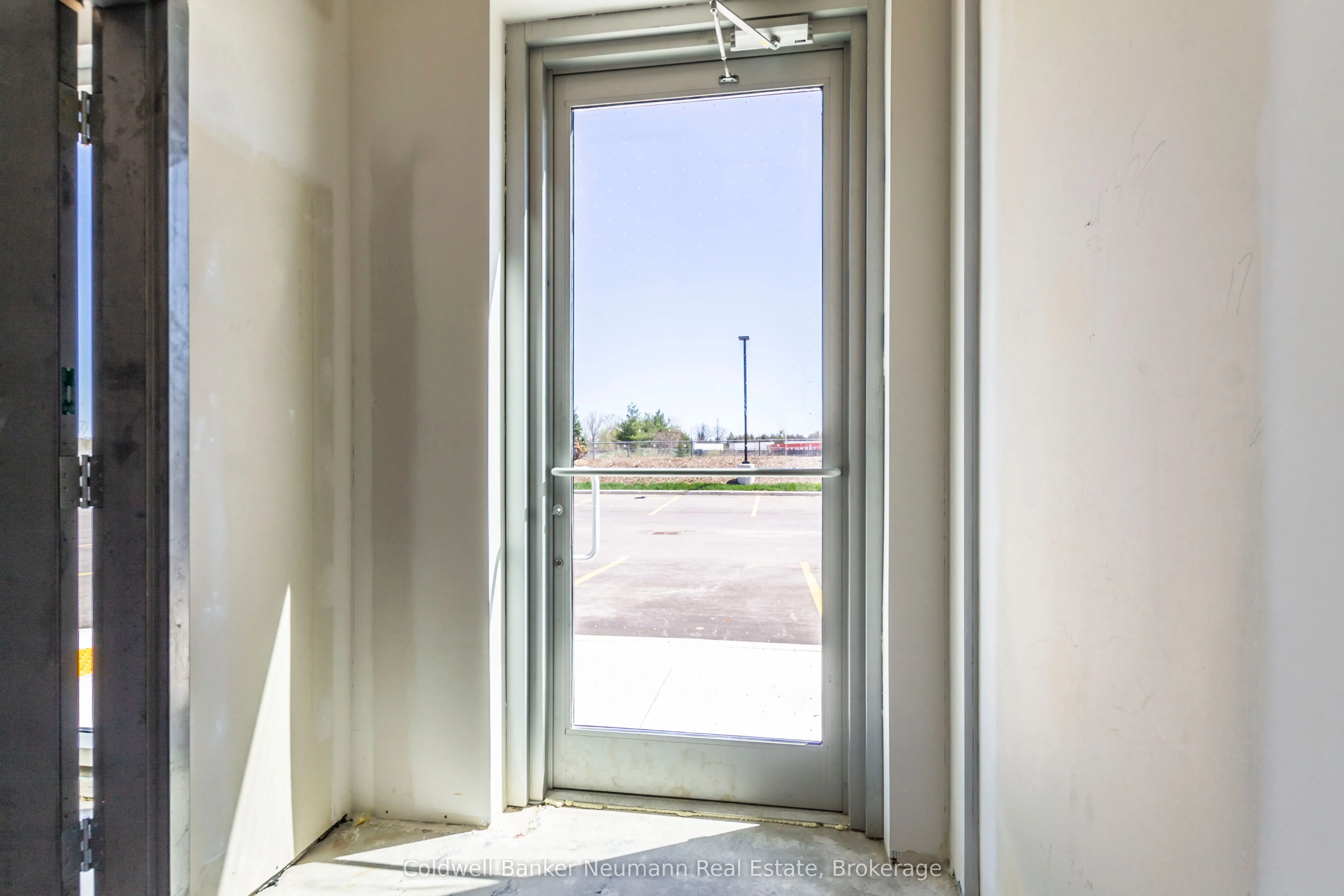 589 Hanlon Creek Boulevard, #27