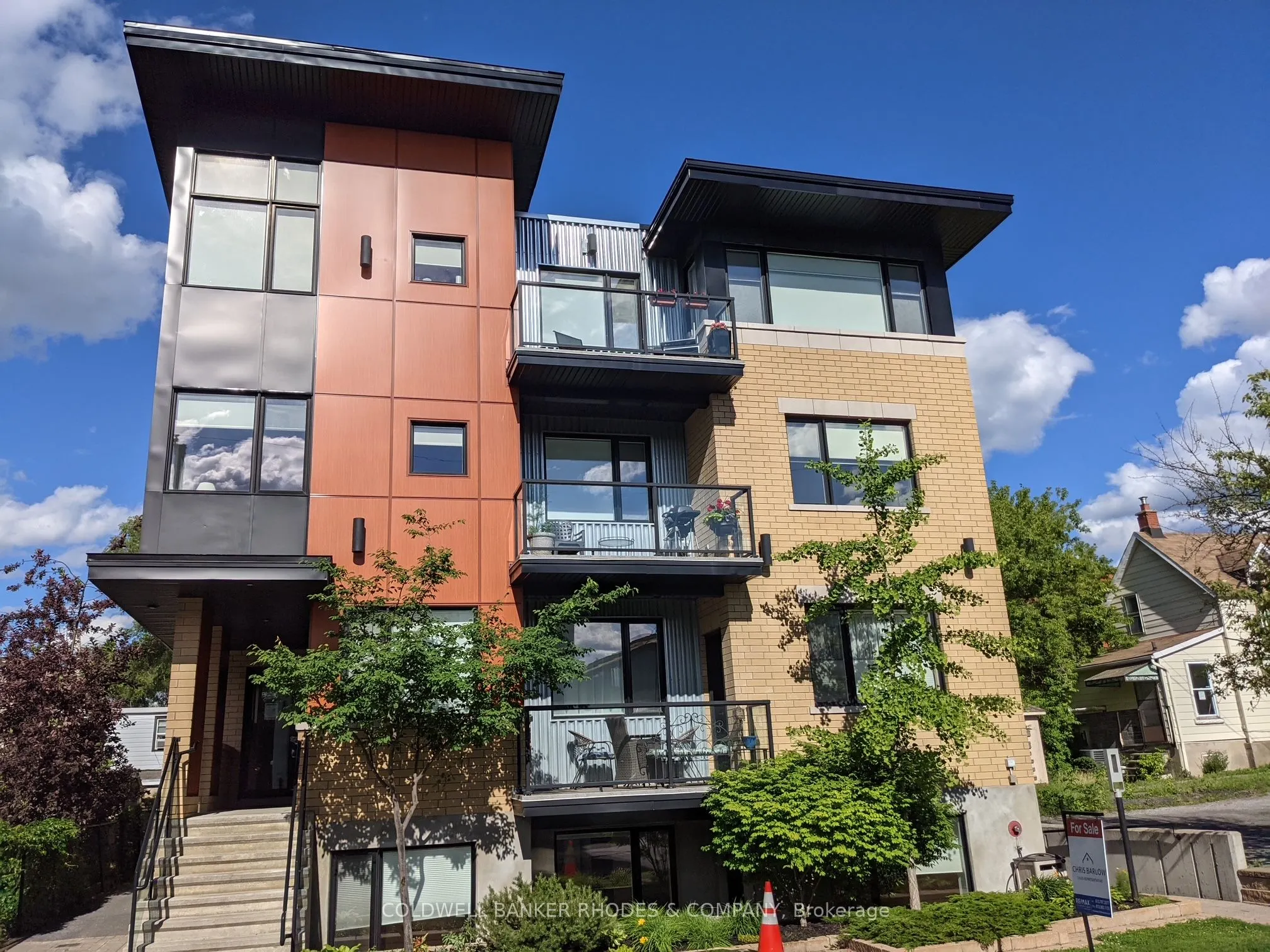 9 Chapleau Avenue, #302