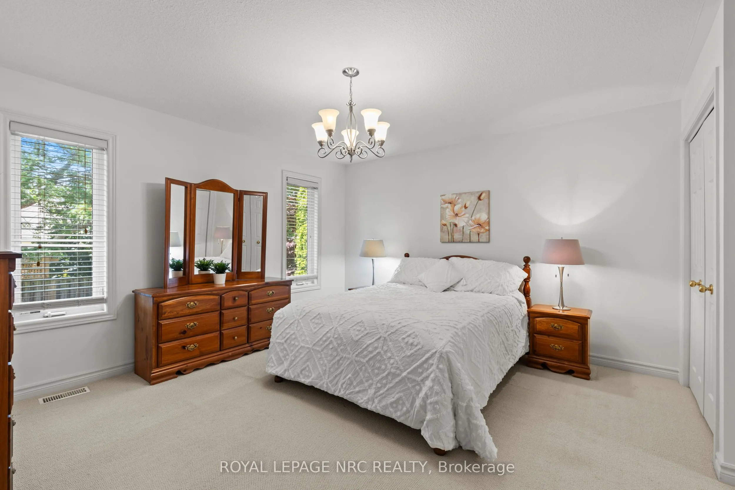 14 Hope Avenue W