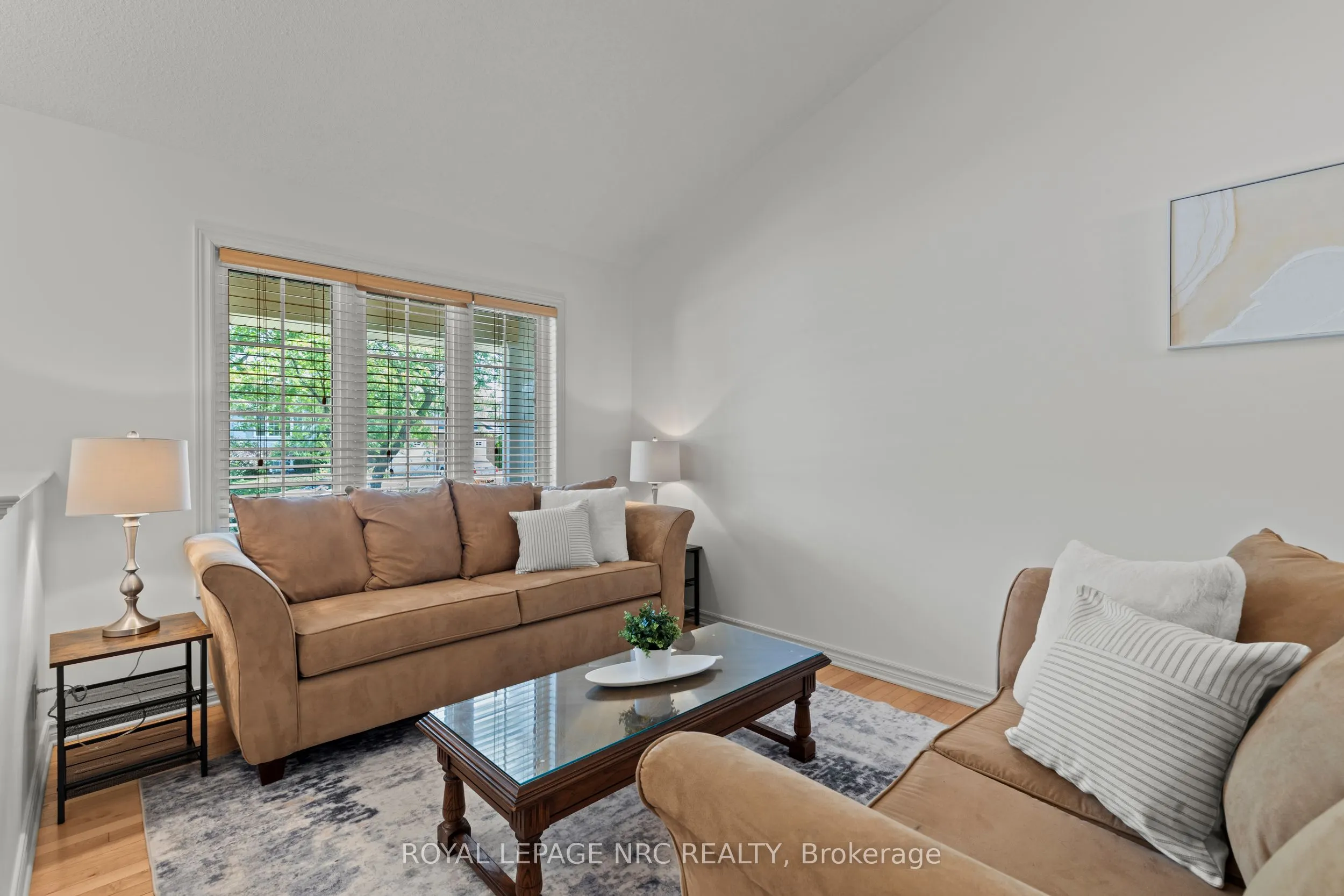 14 Hope Avenue W