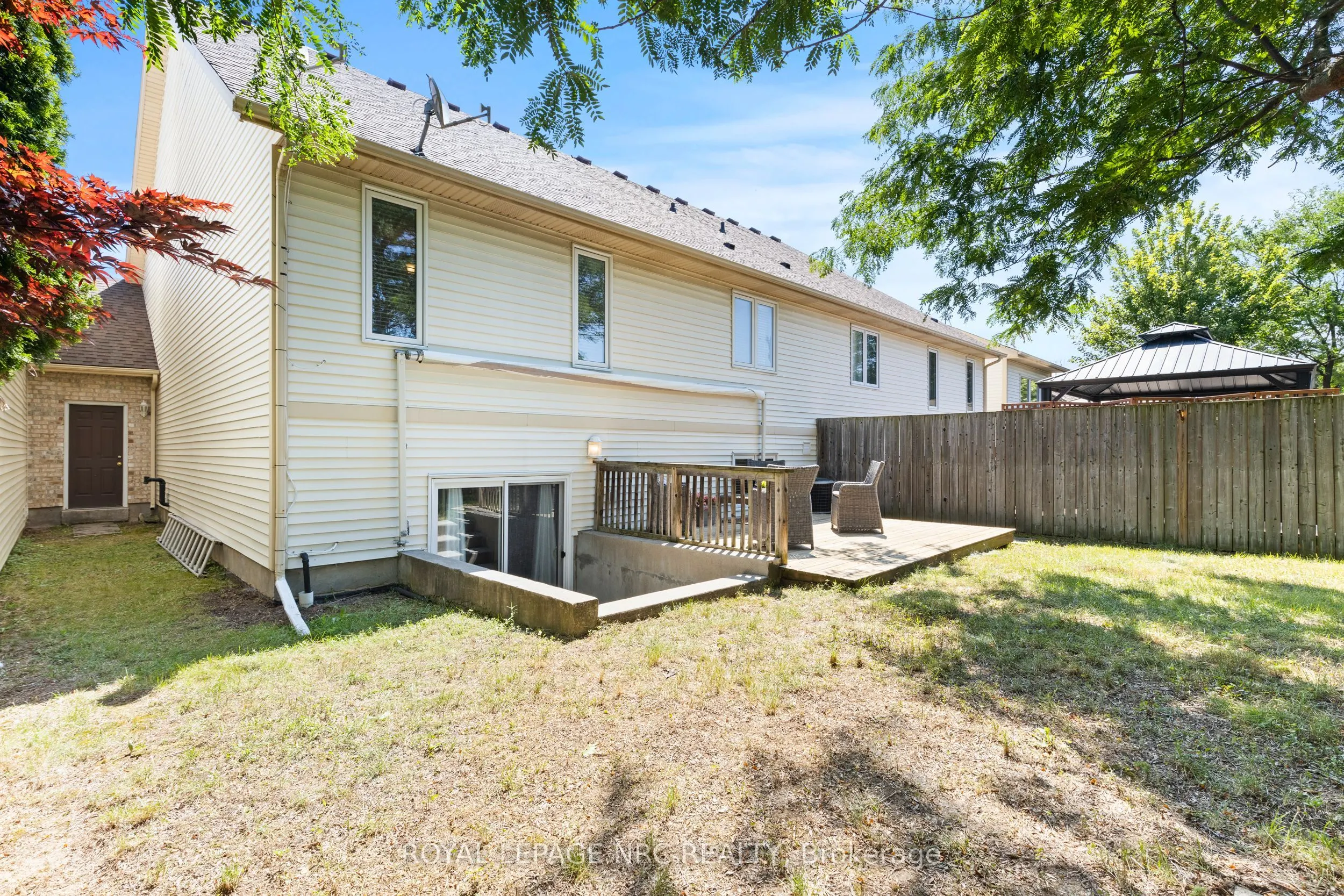 14 Hope Avenue W