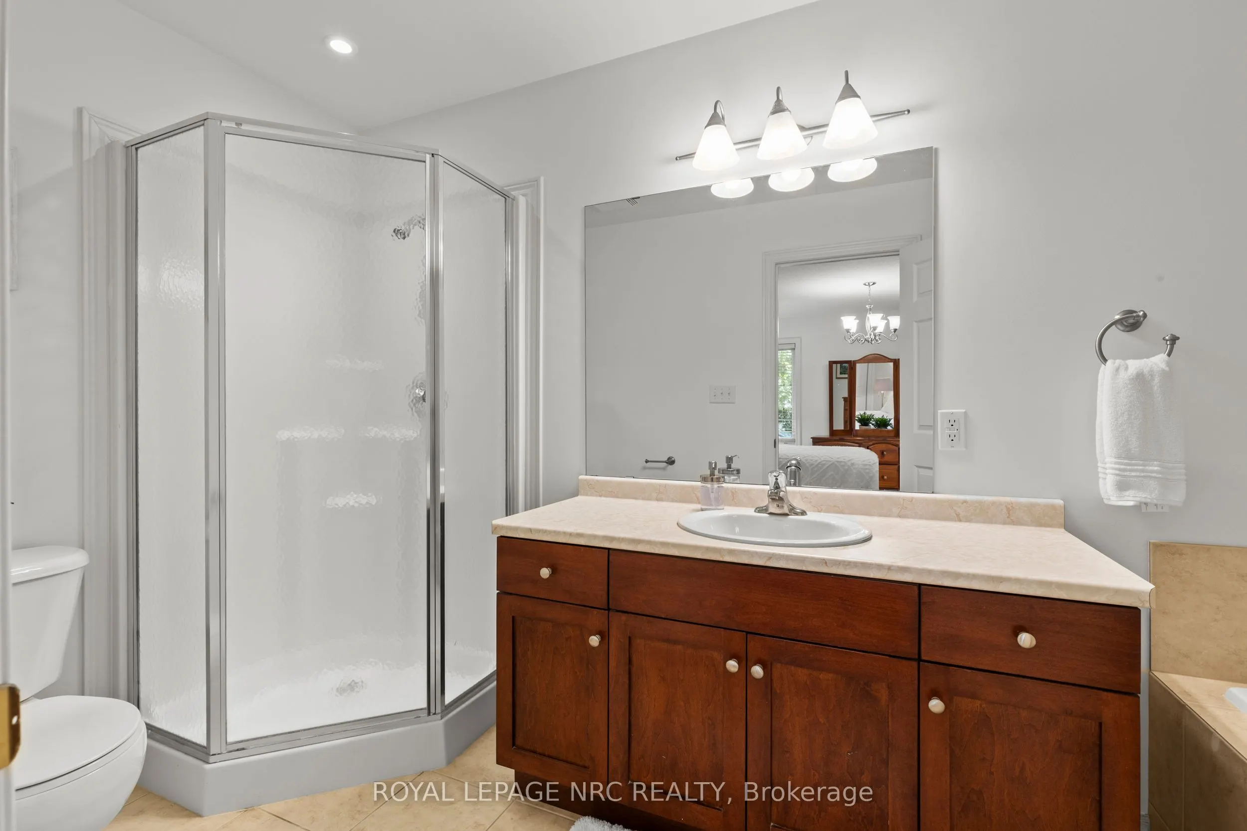 14 Hope Avenue W