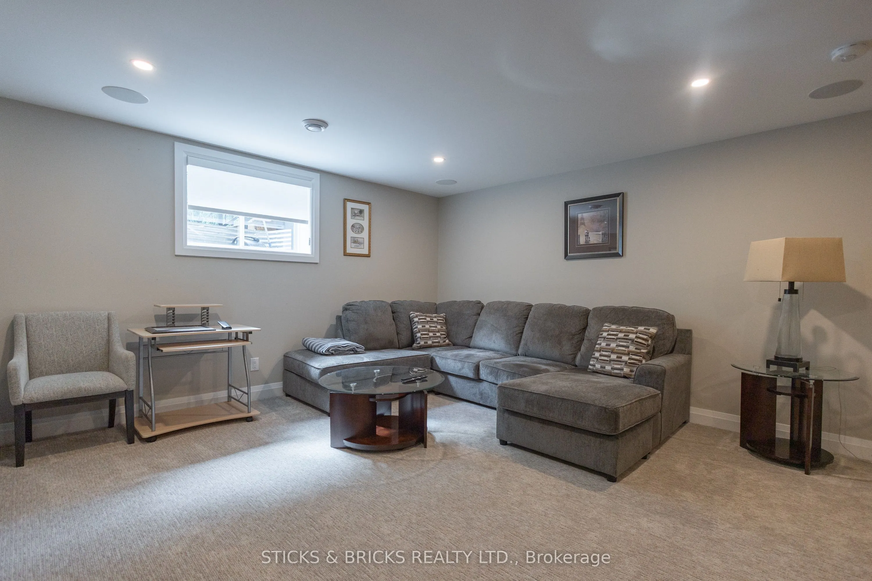 8974 Willoughby Drive, #49