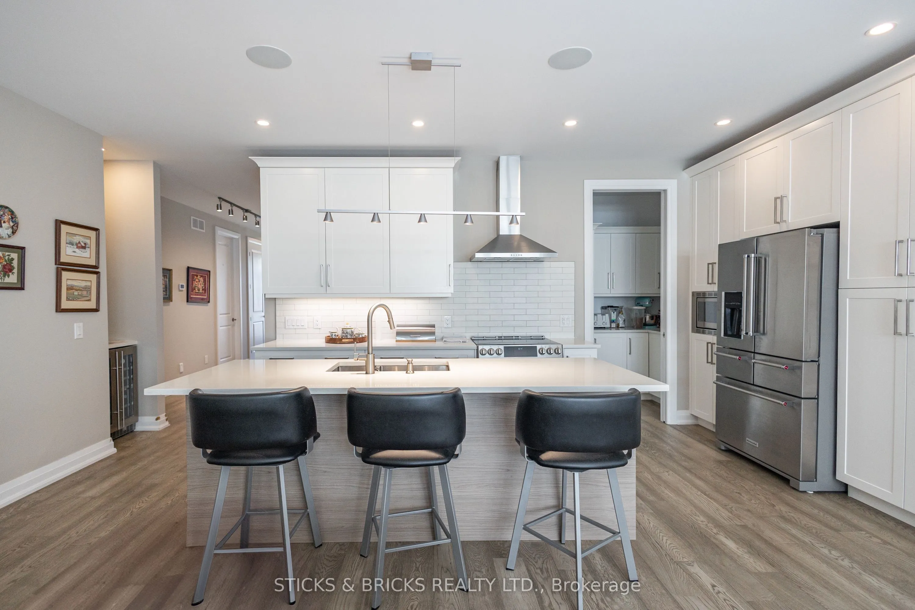 8974 Willoughby Drive, #49