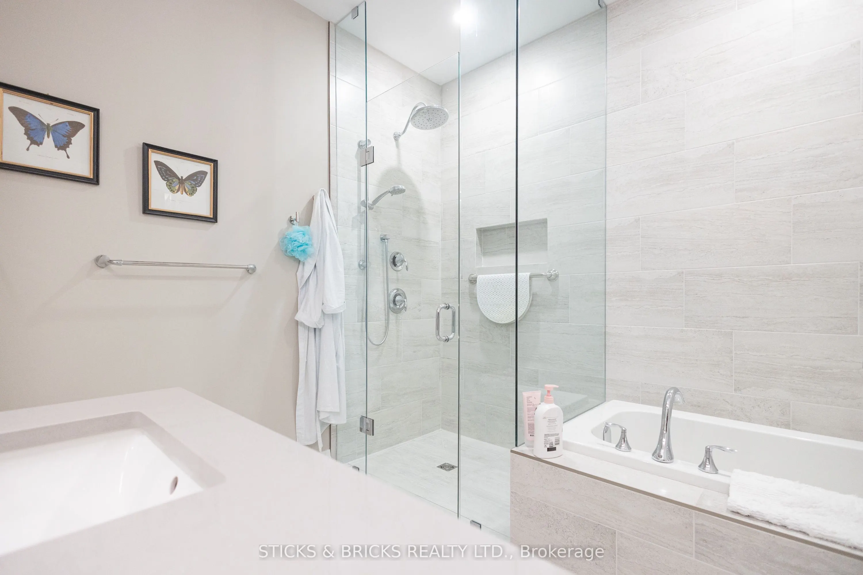 8974 Willoughby Drive, #49