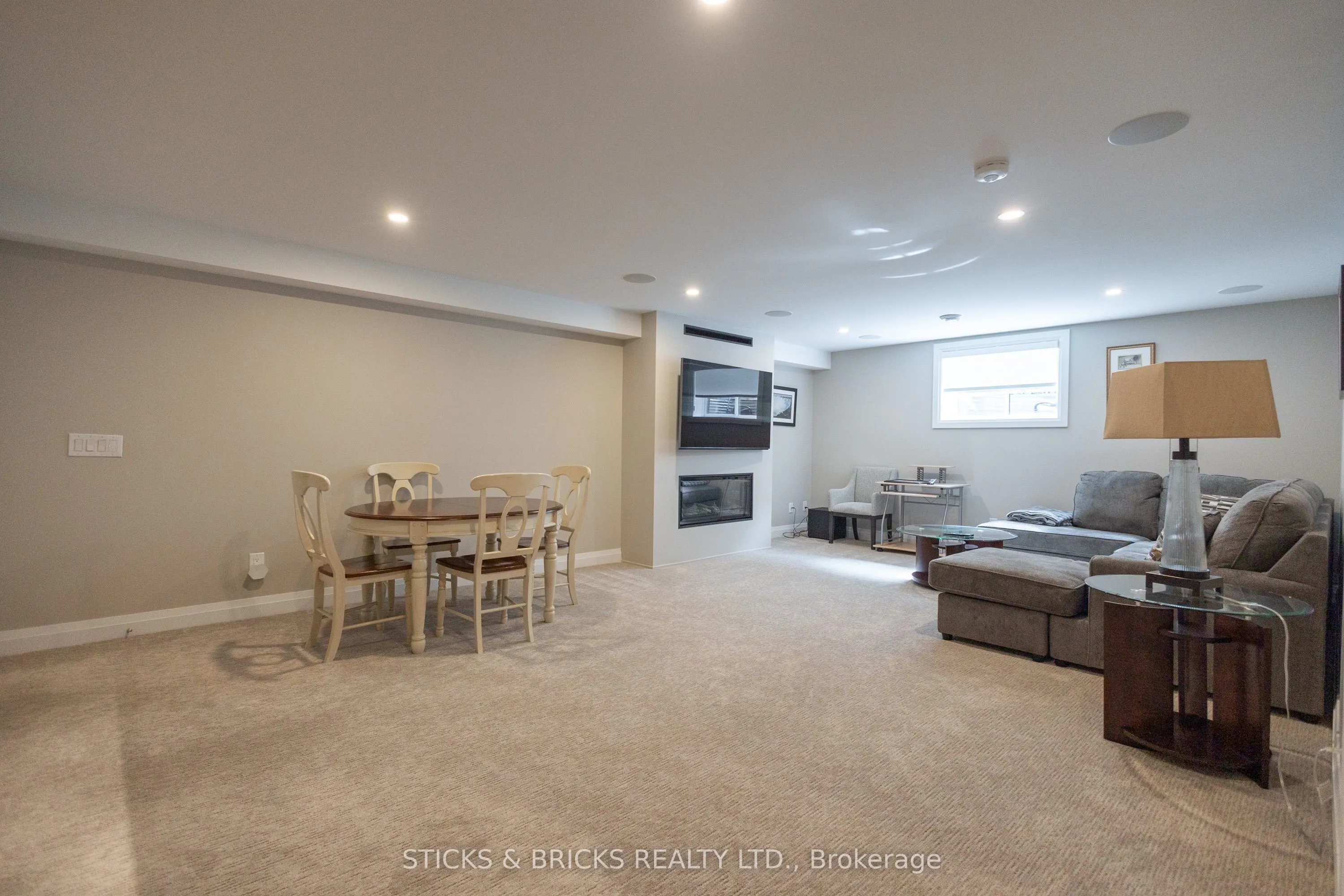 8974 Willoughby Drive, #49