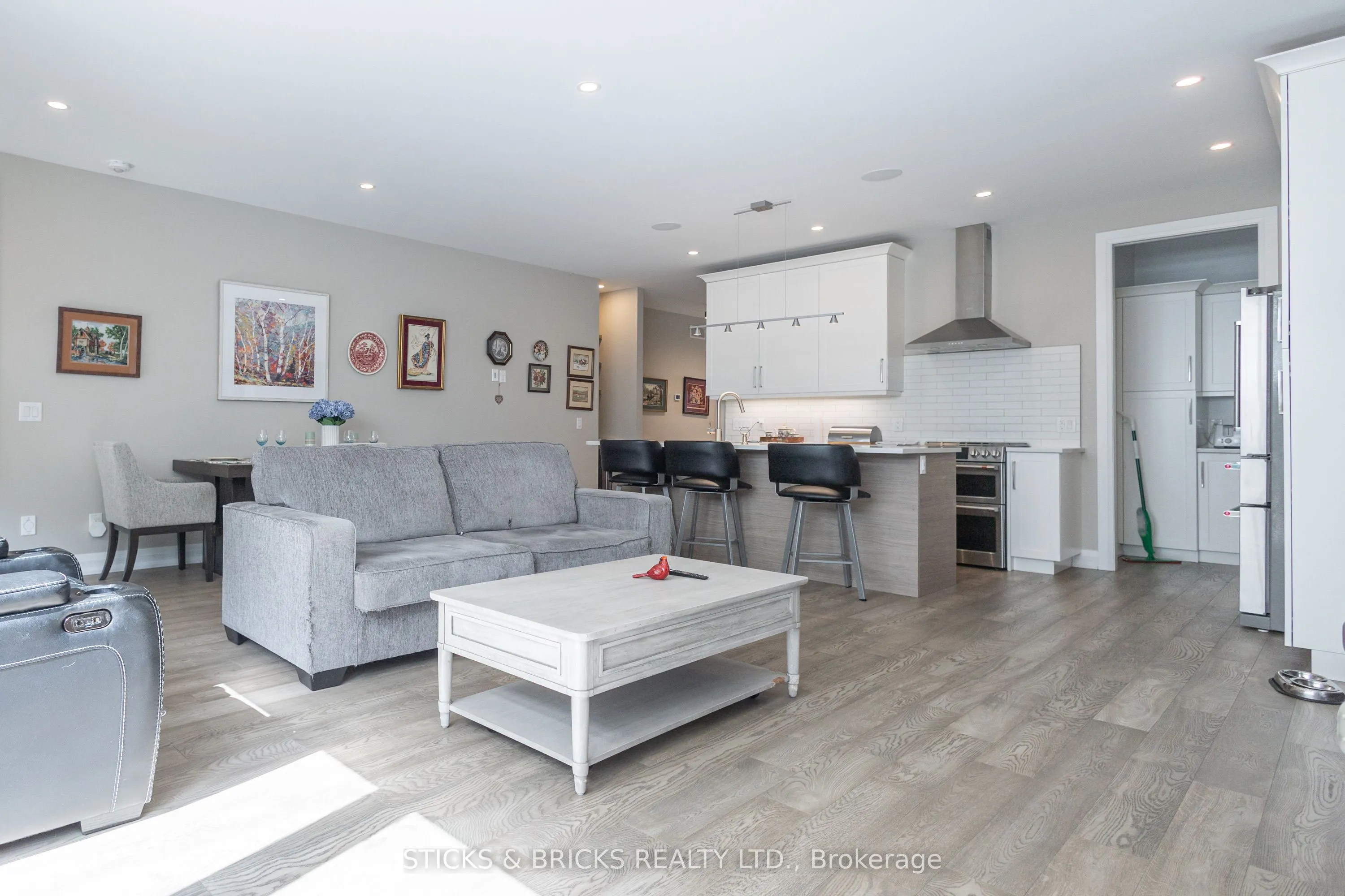 8974 Willoughby Drive, #49