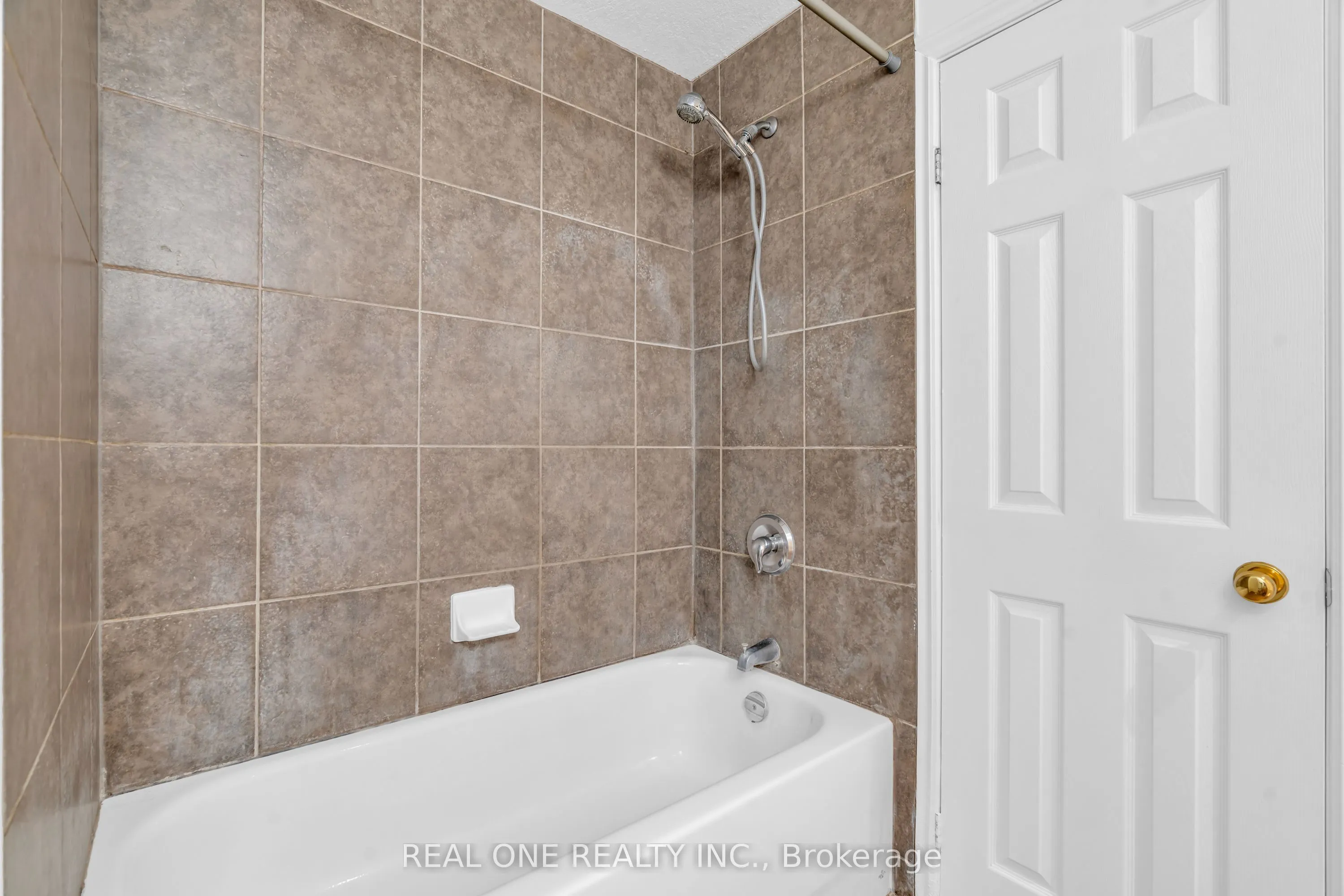 134 Dawn Avenue, #B