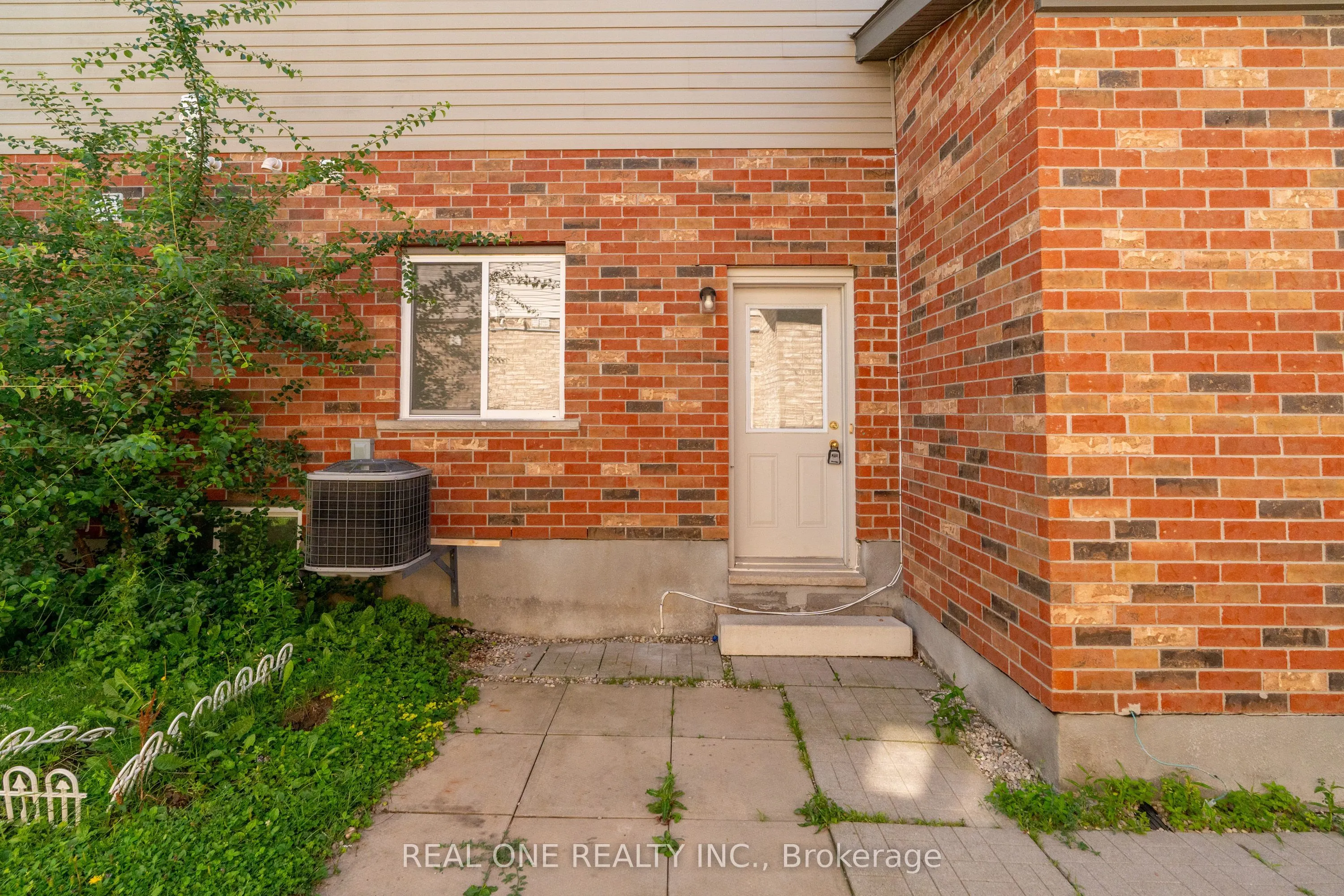 134 Dawn Avenue, #B