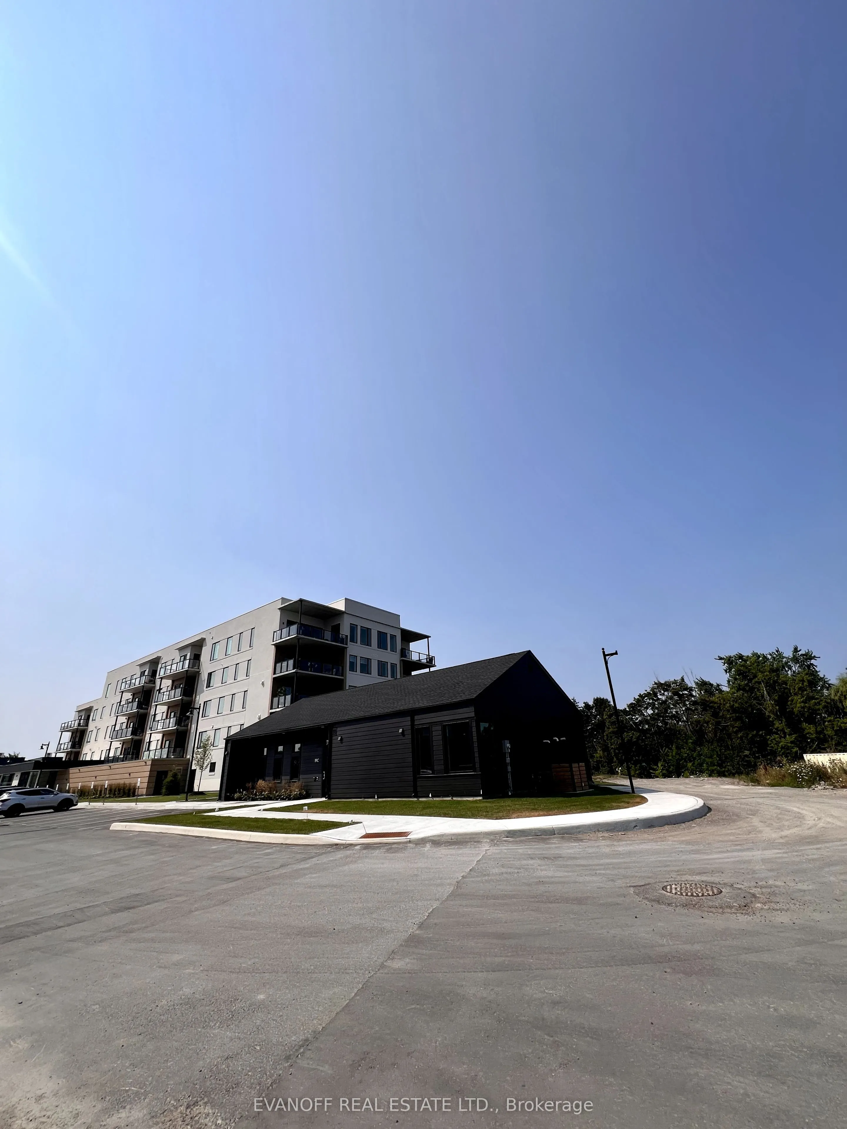 19B West Street N, #406