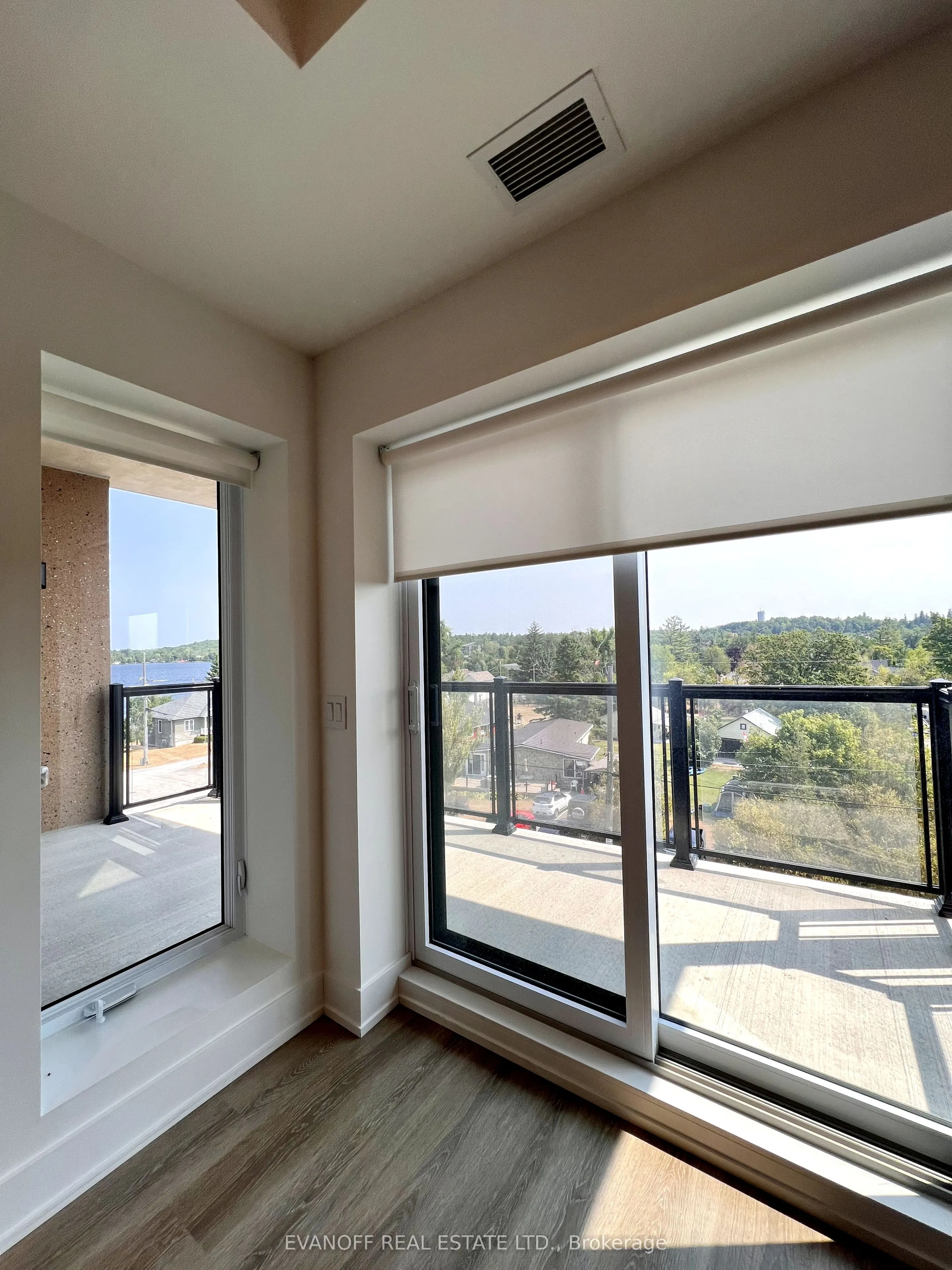 19B West Street N, #406