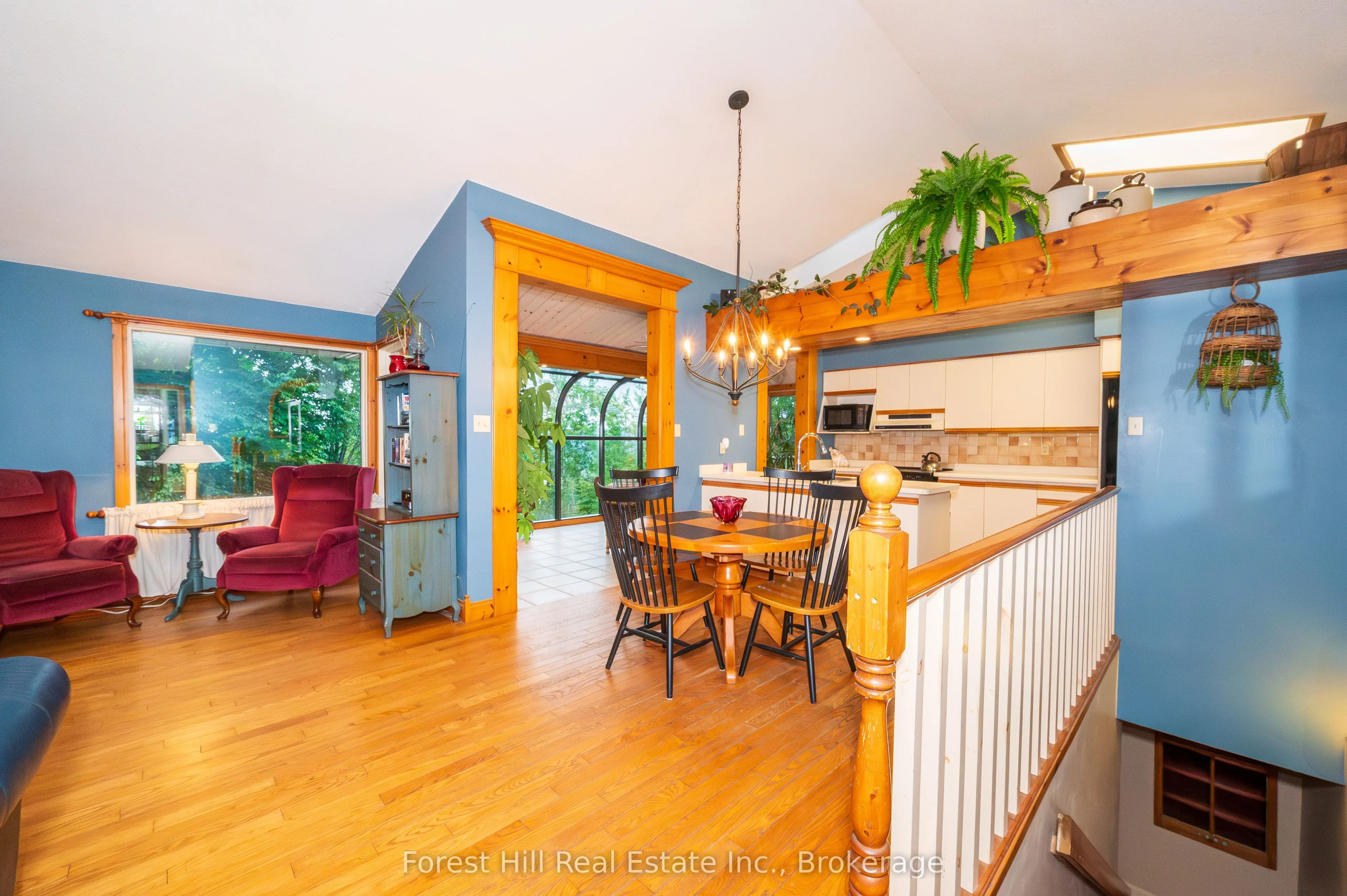 35 Westvale Drive S