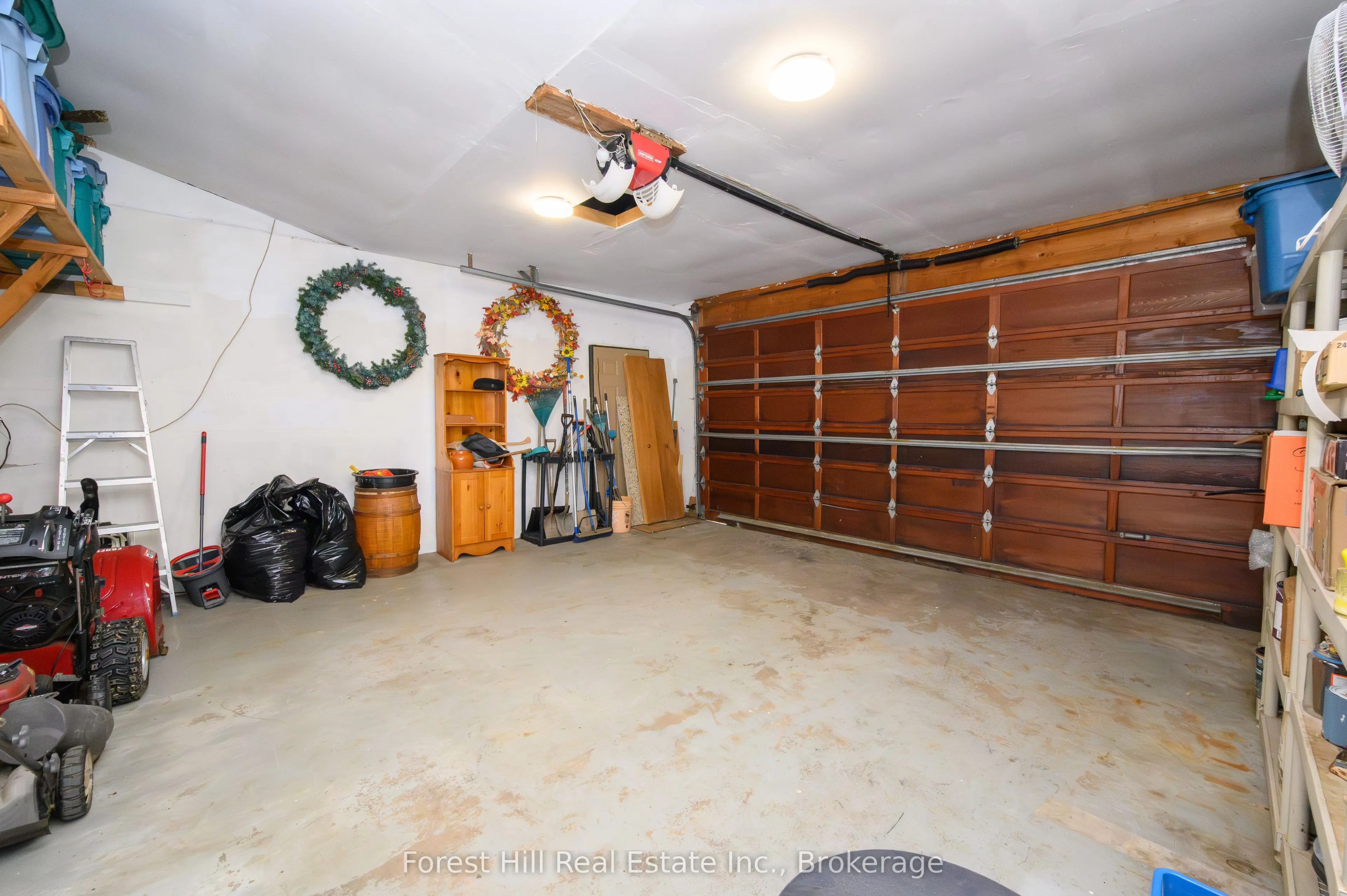35 Westvale Drive S