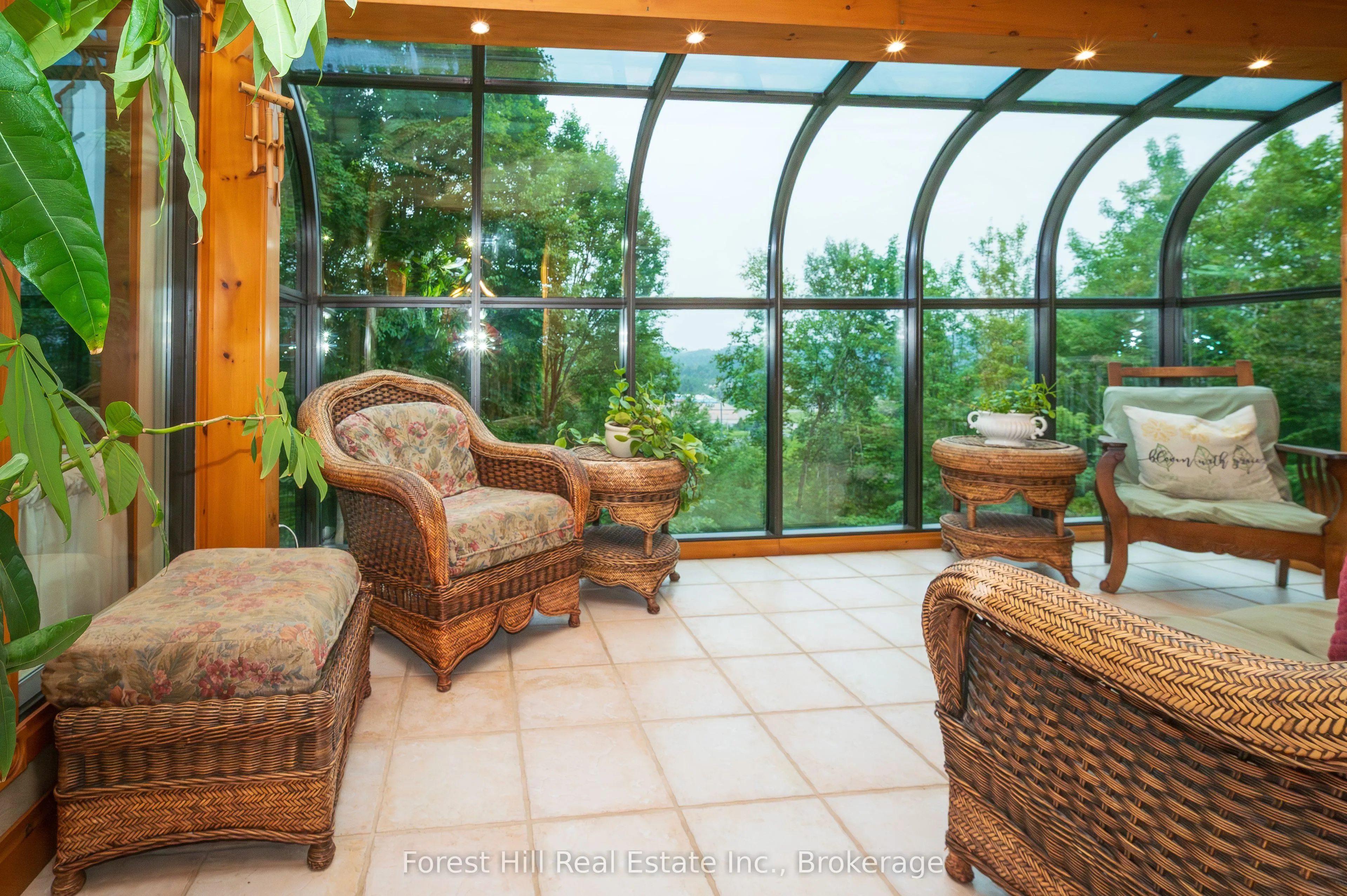 35 Westvale Drive S