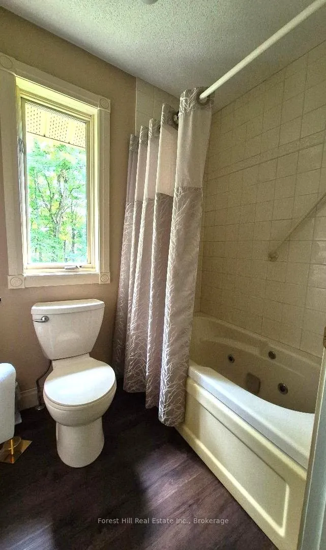 35 Westvale Drive S