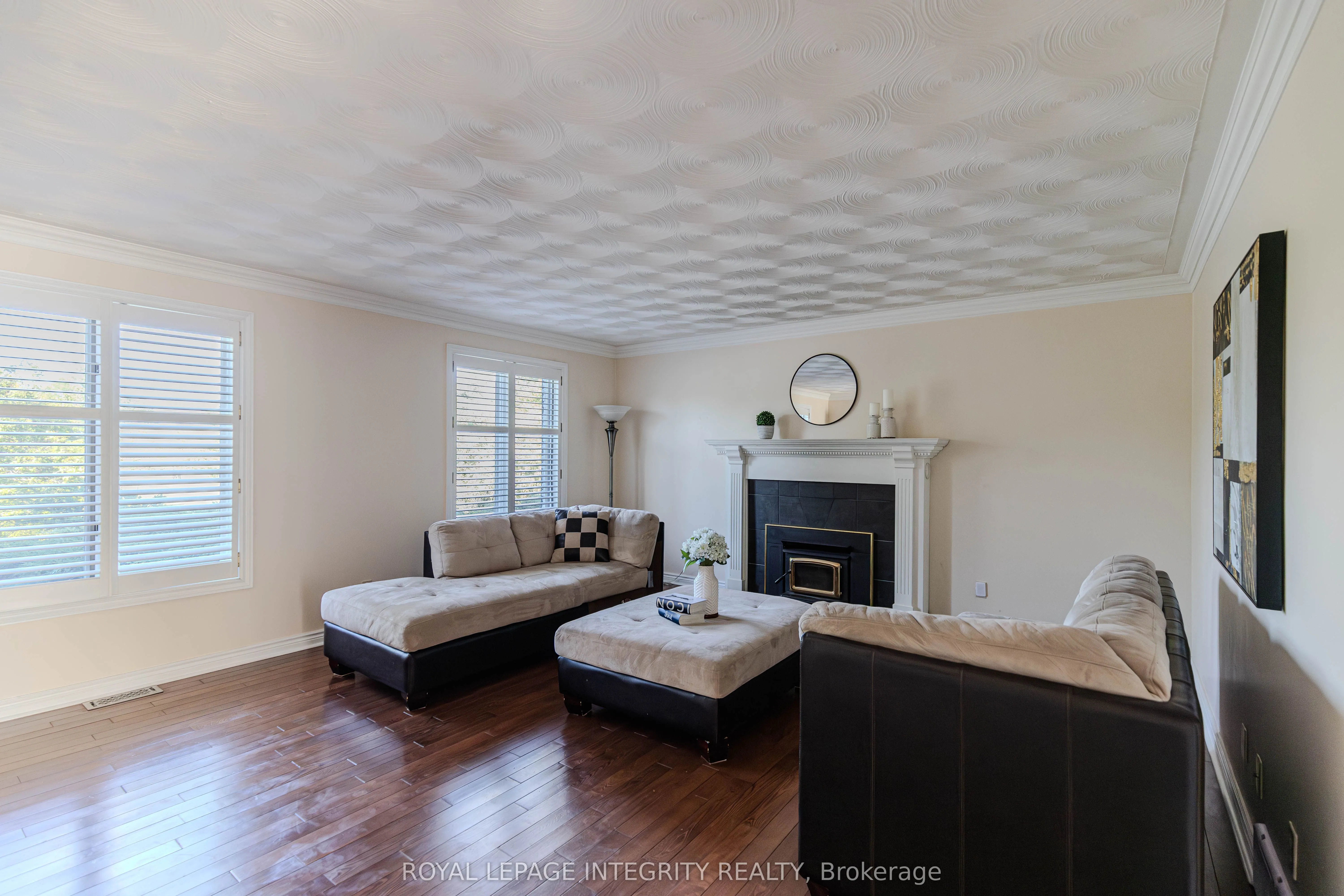 2025 Sixth Line Road N