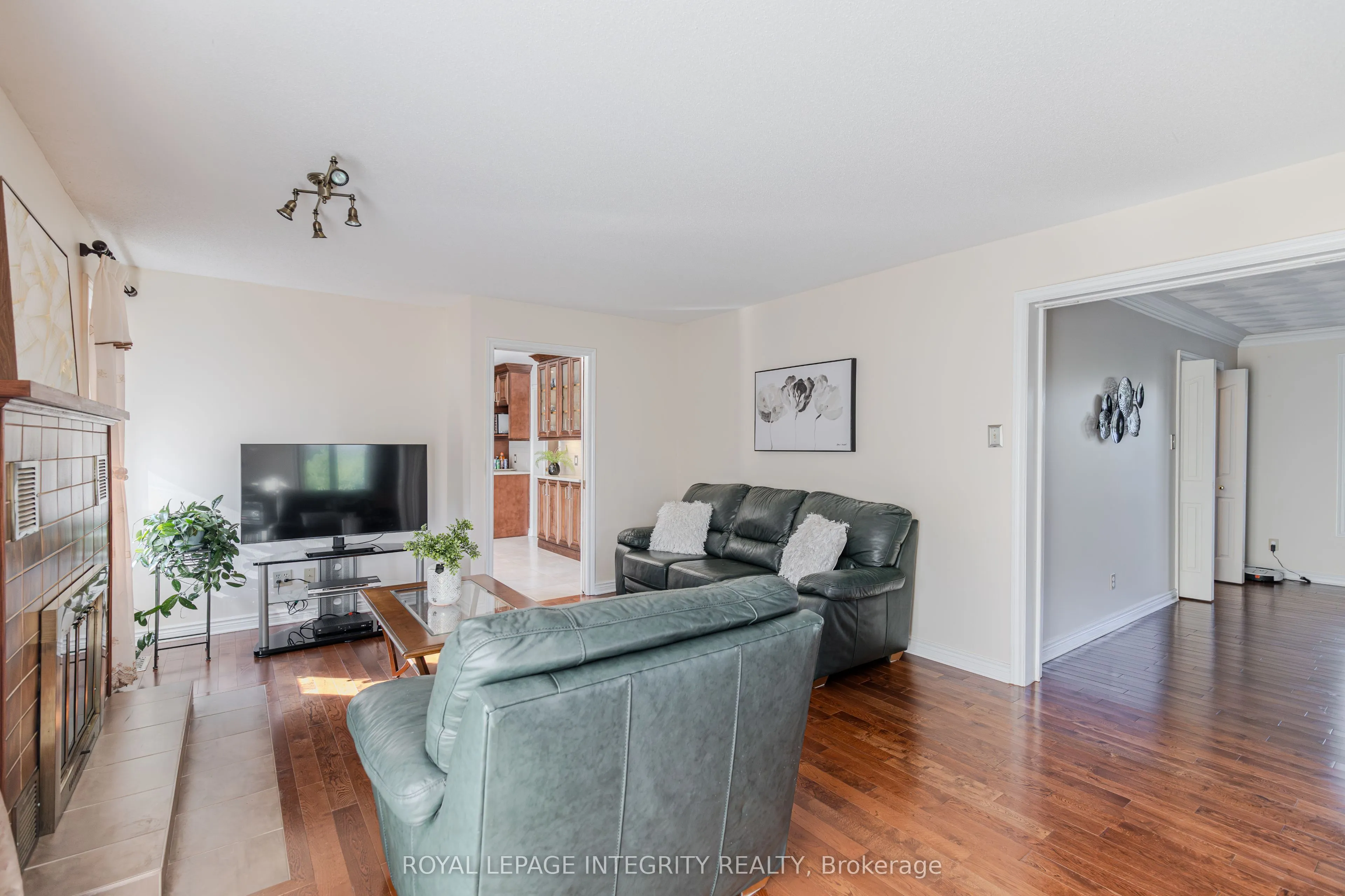 2025 Sixth Line Road N