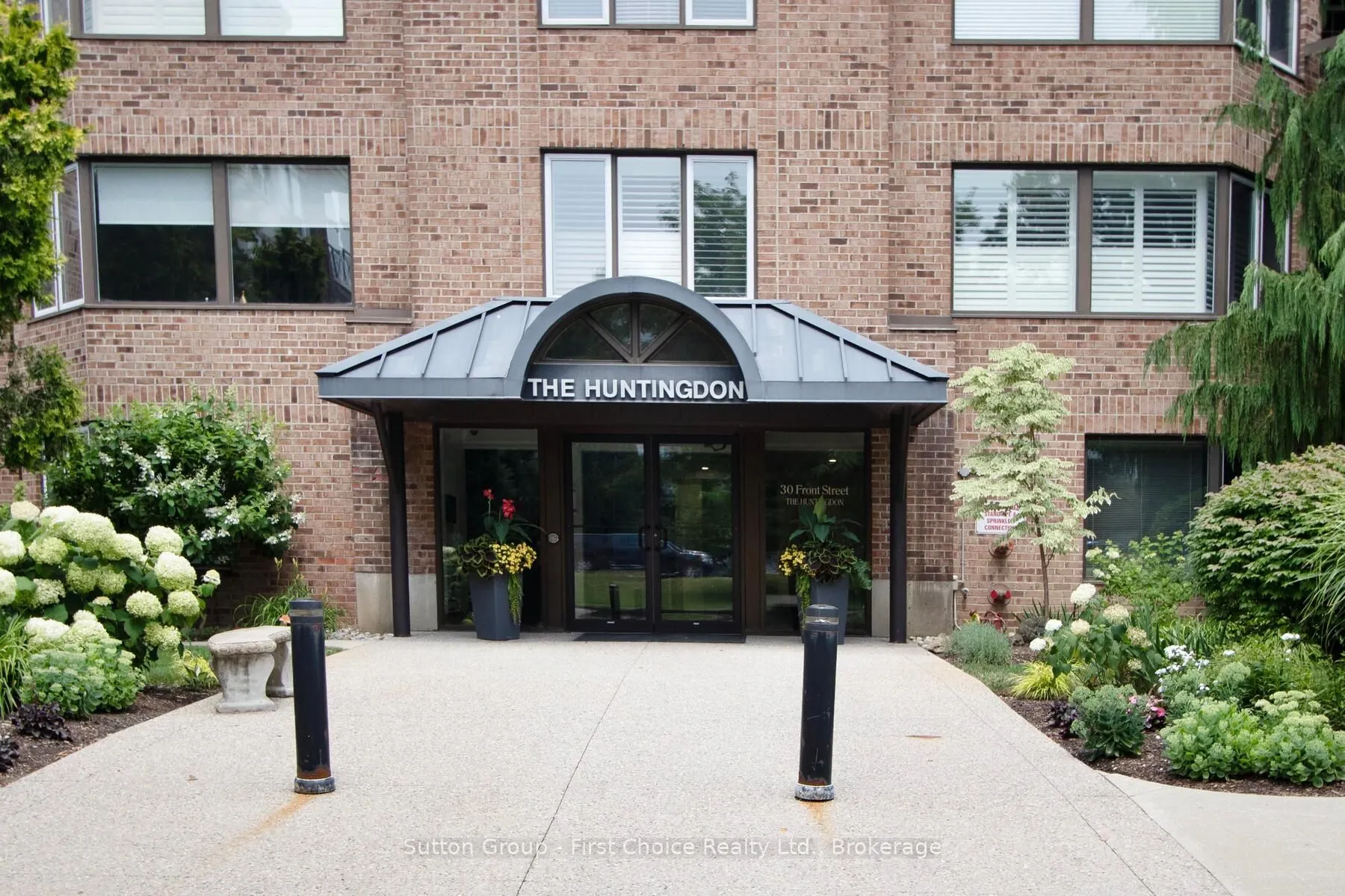 30 Front Street, #206