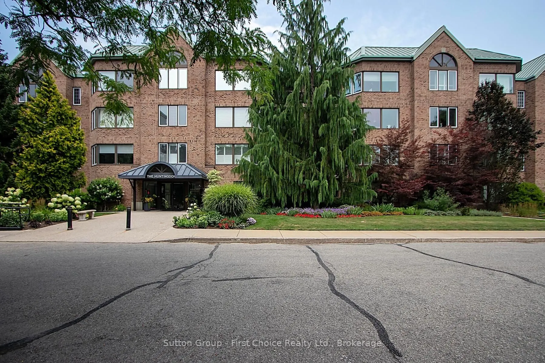 30 Front Street, #206
