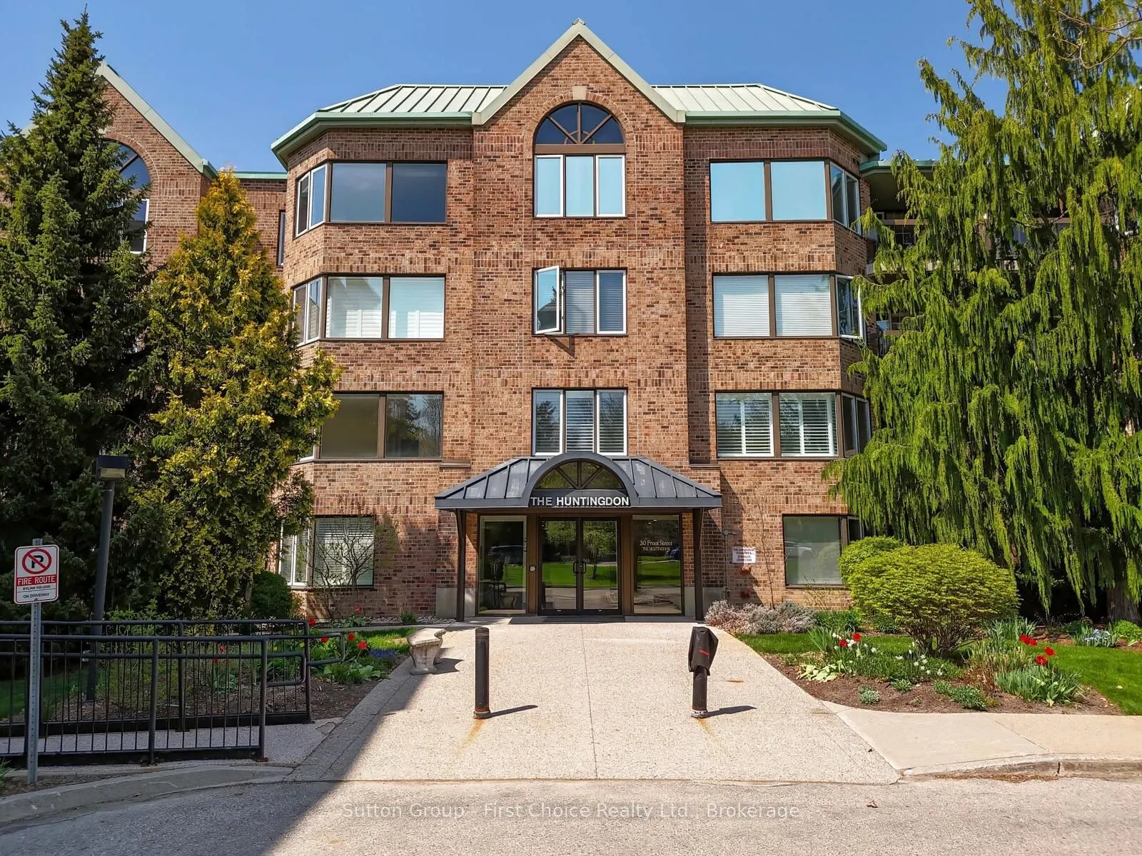30 Front Street, #206