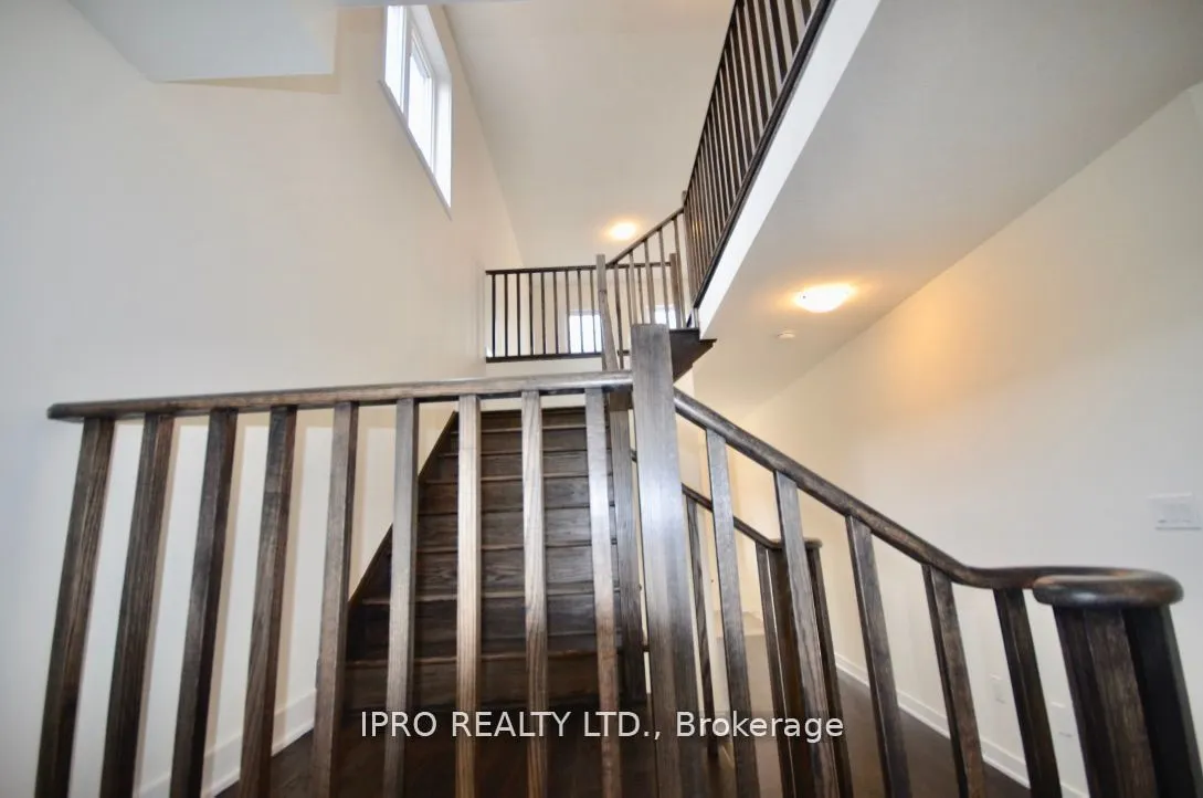 166 Aviron Crescent