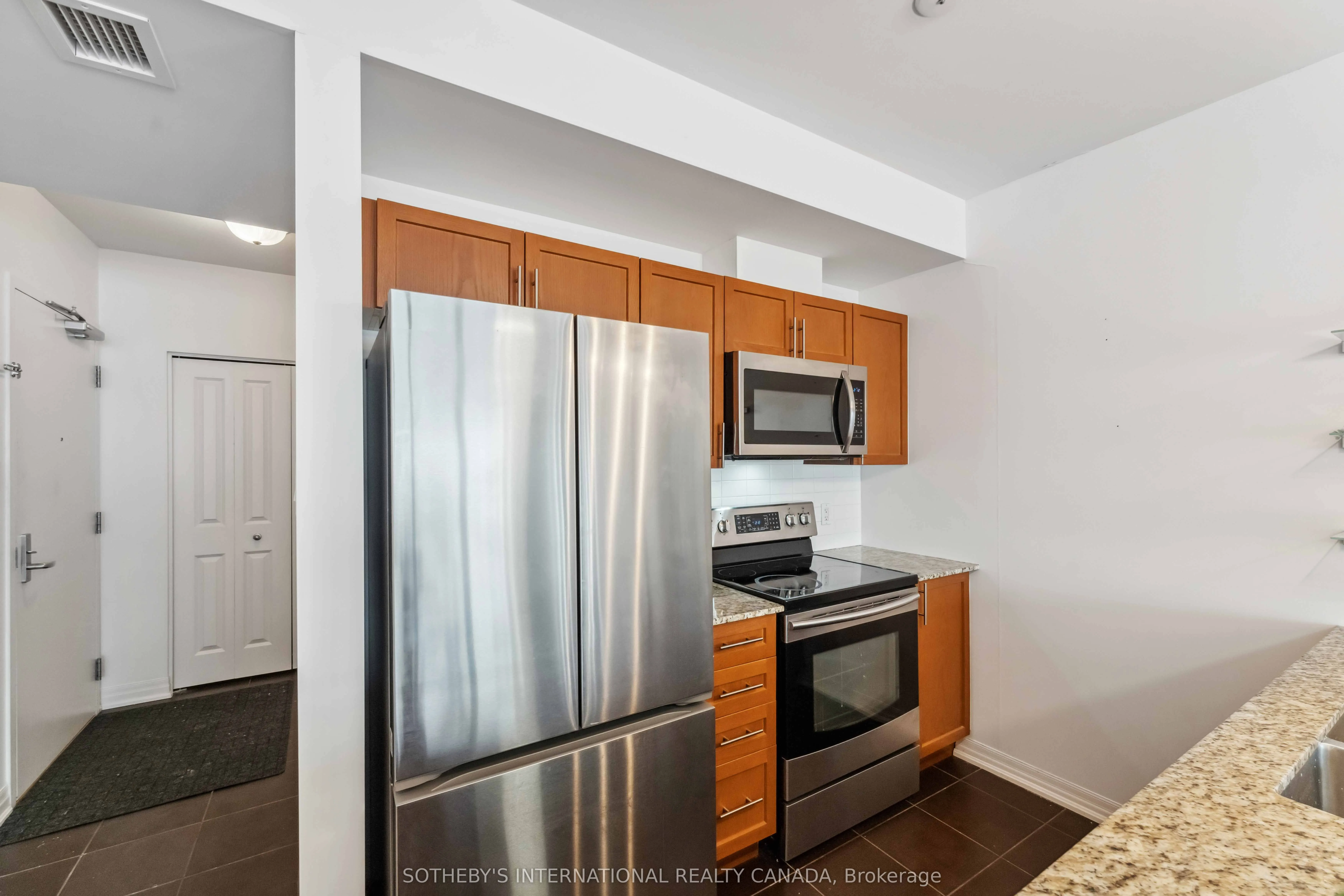 90 Landry Street, #907