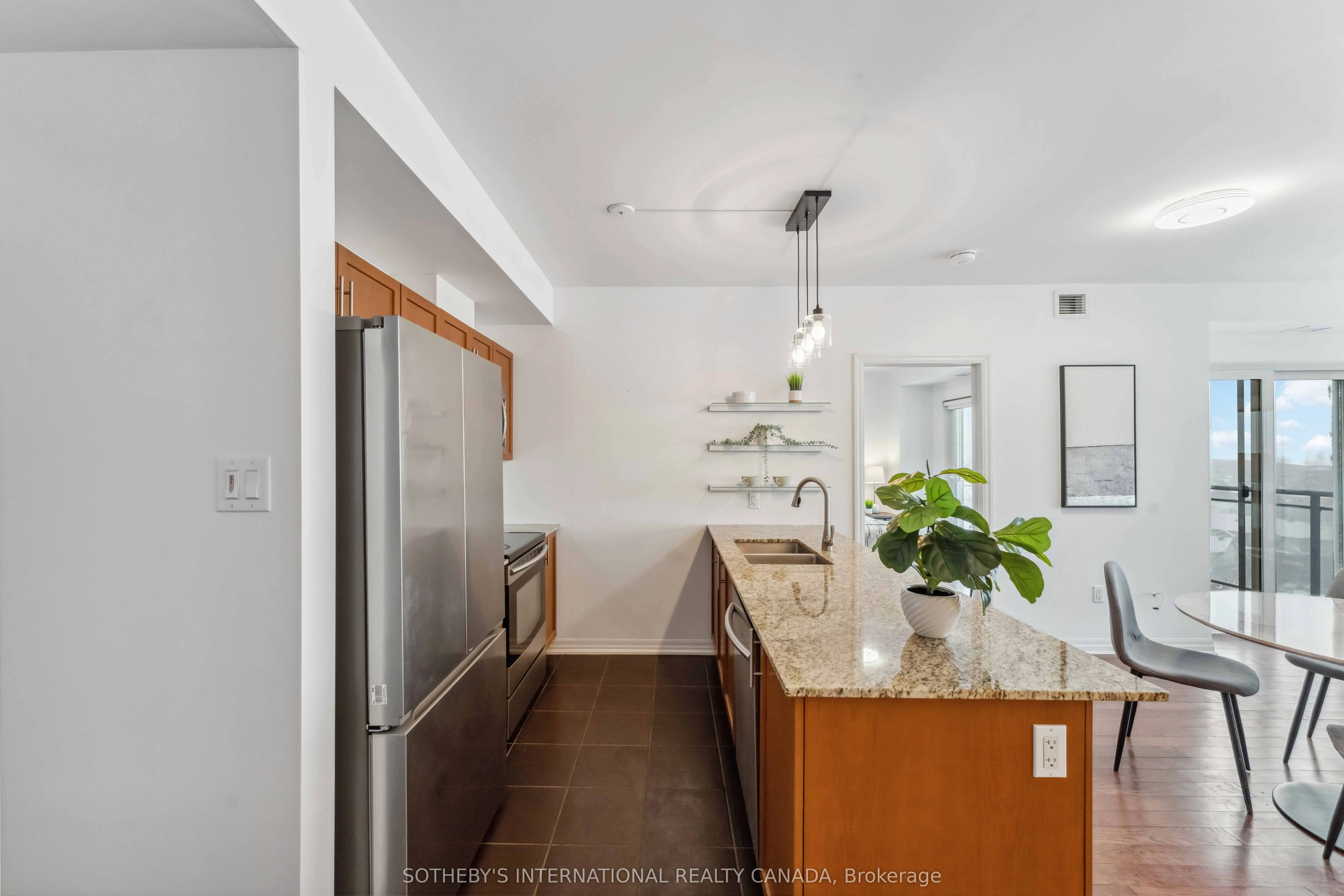 90 Landry Street, #907