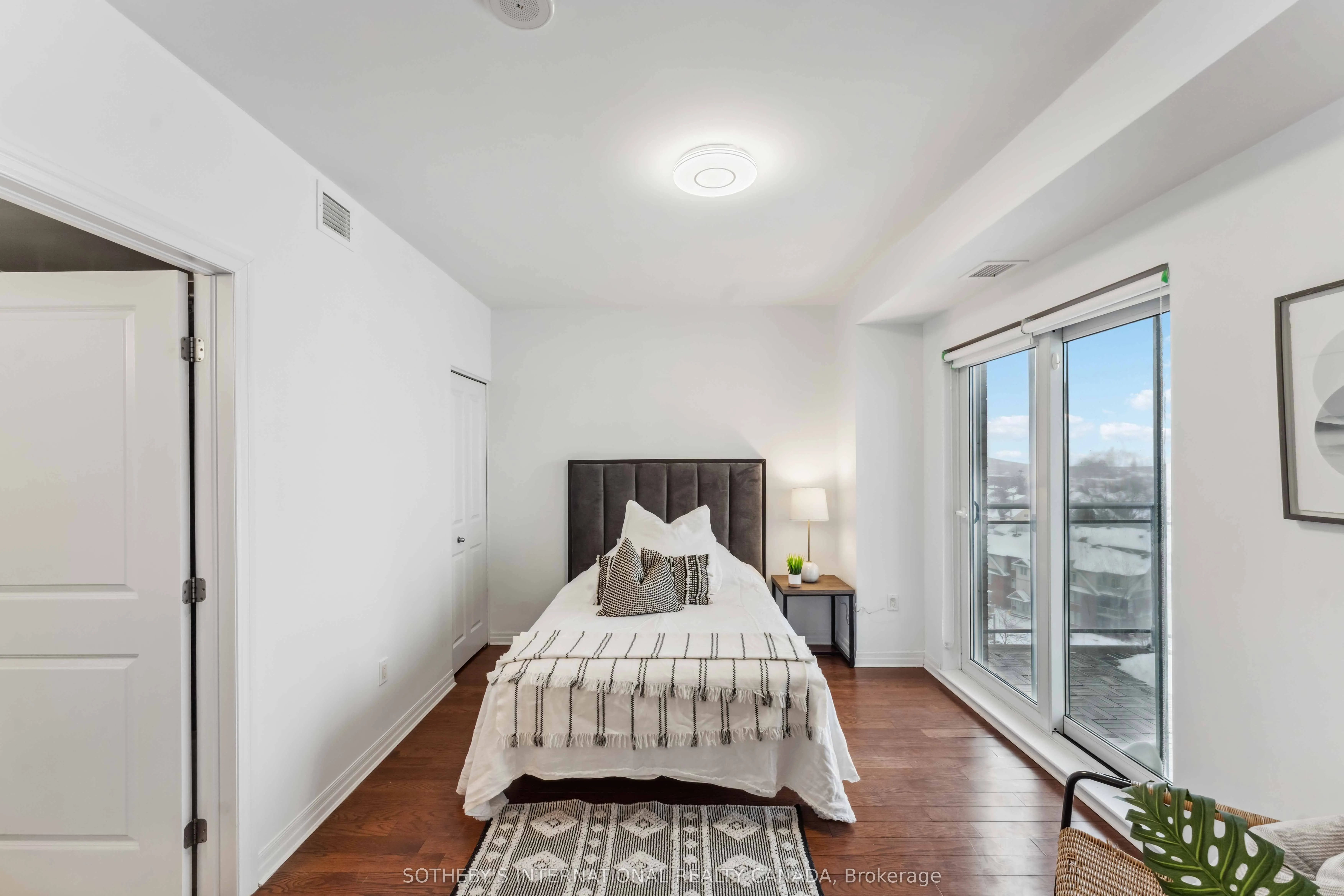90 Landry Street, #907