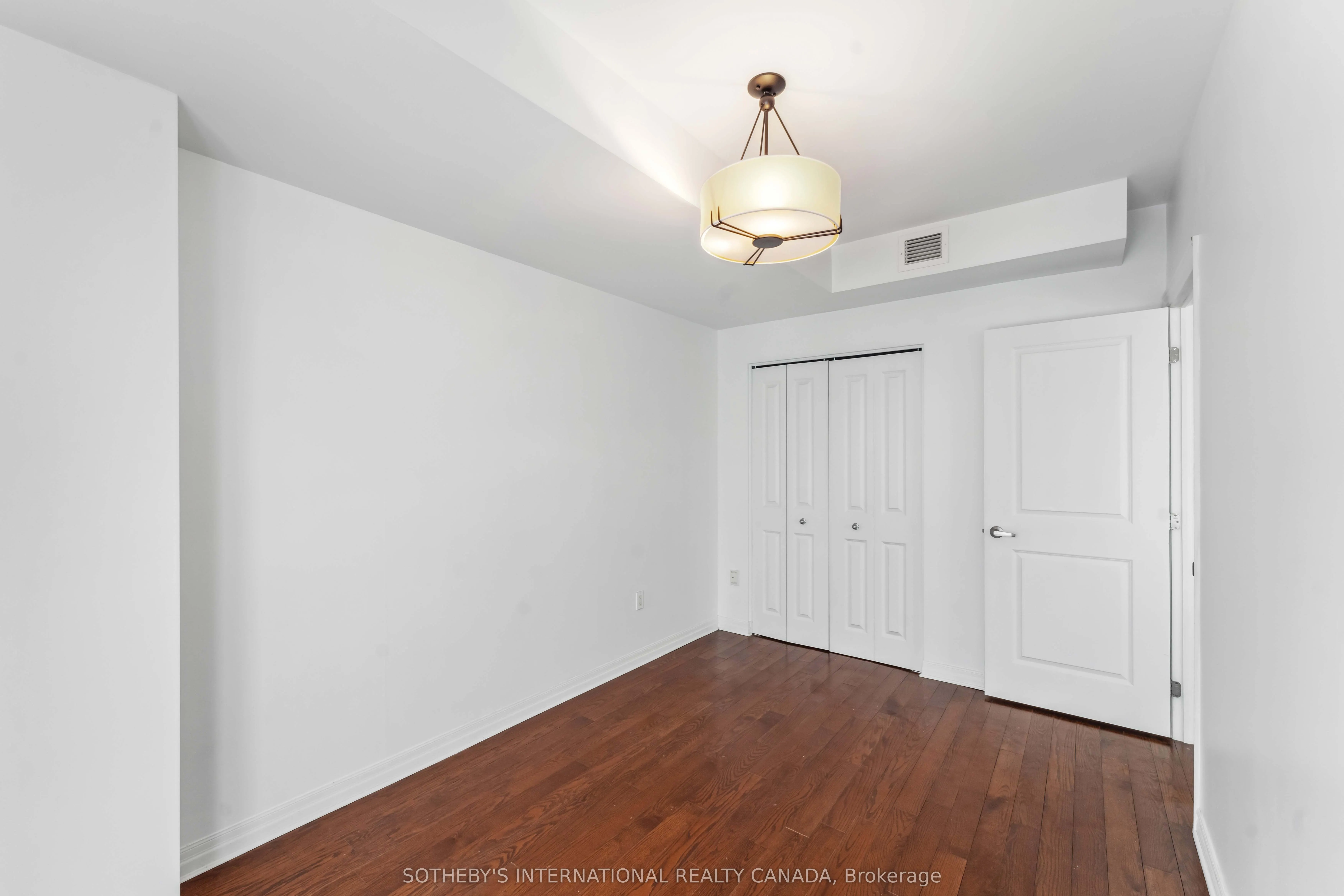 90 Landry Street, #907
