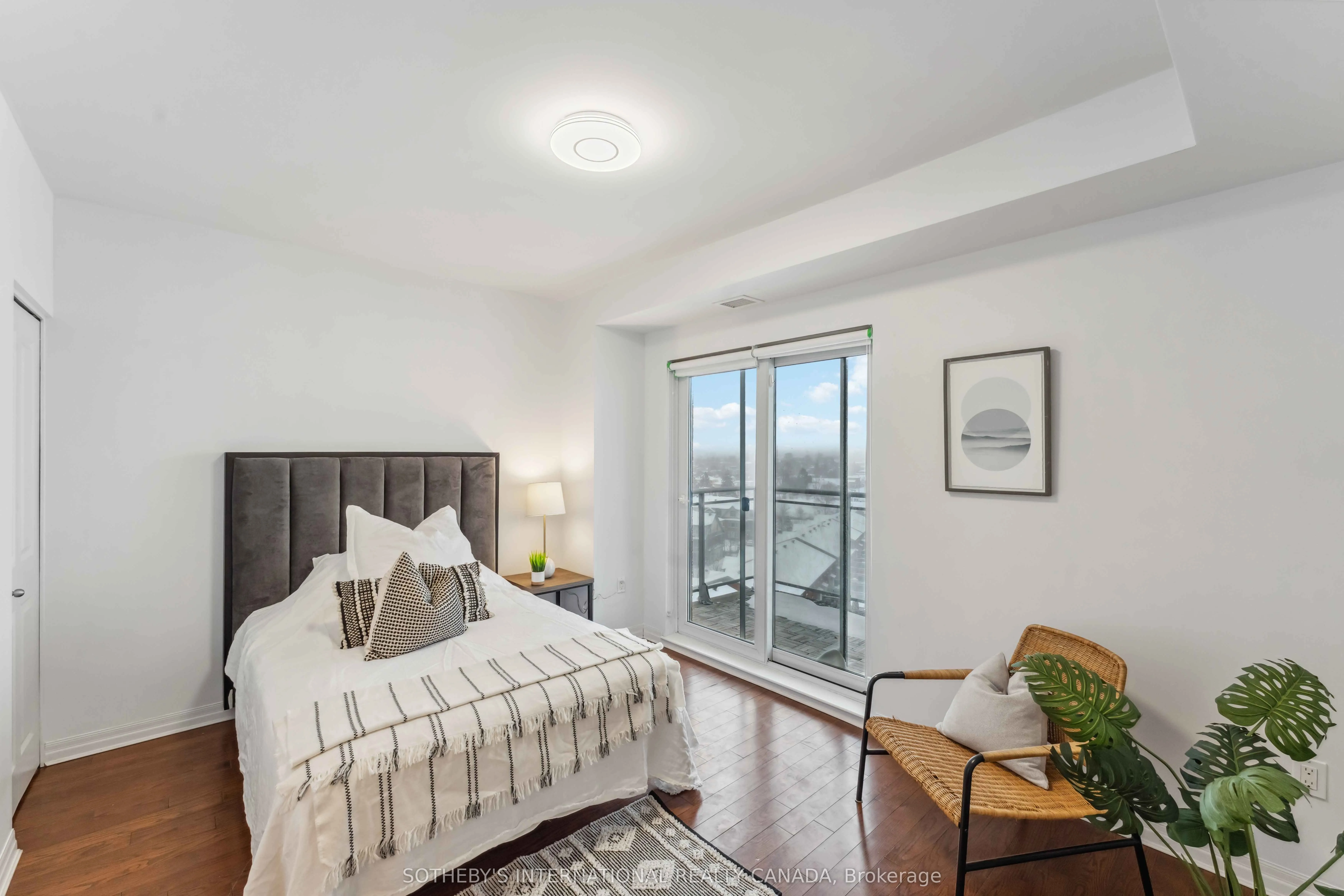 90 Landry Street, #907