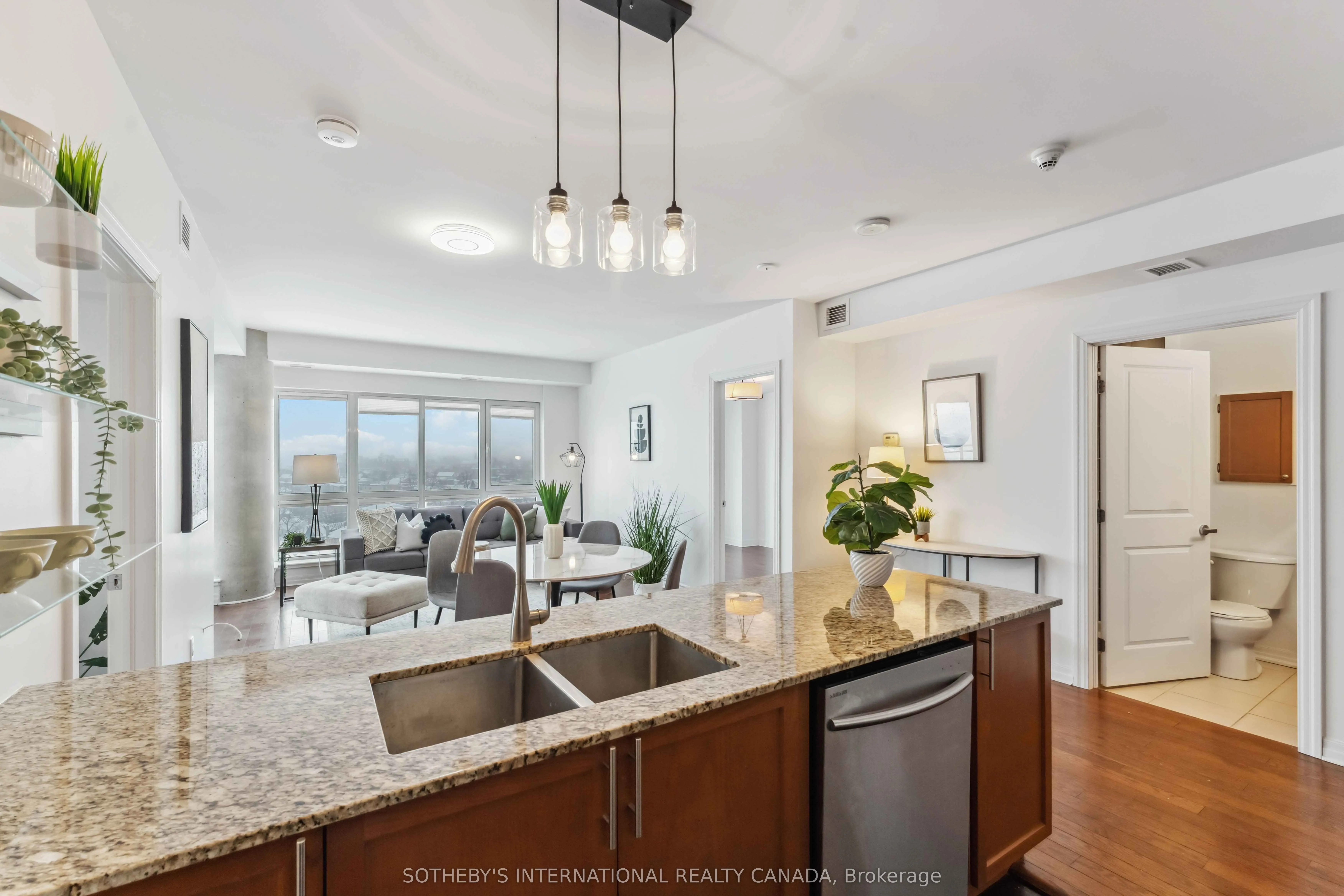 90 Landry Street, #907