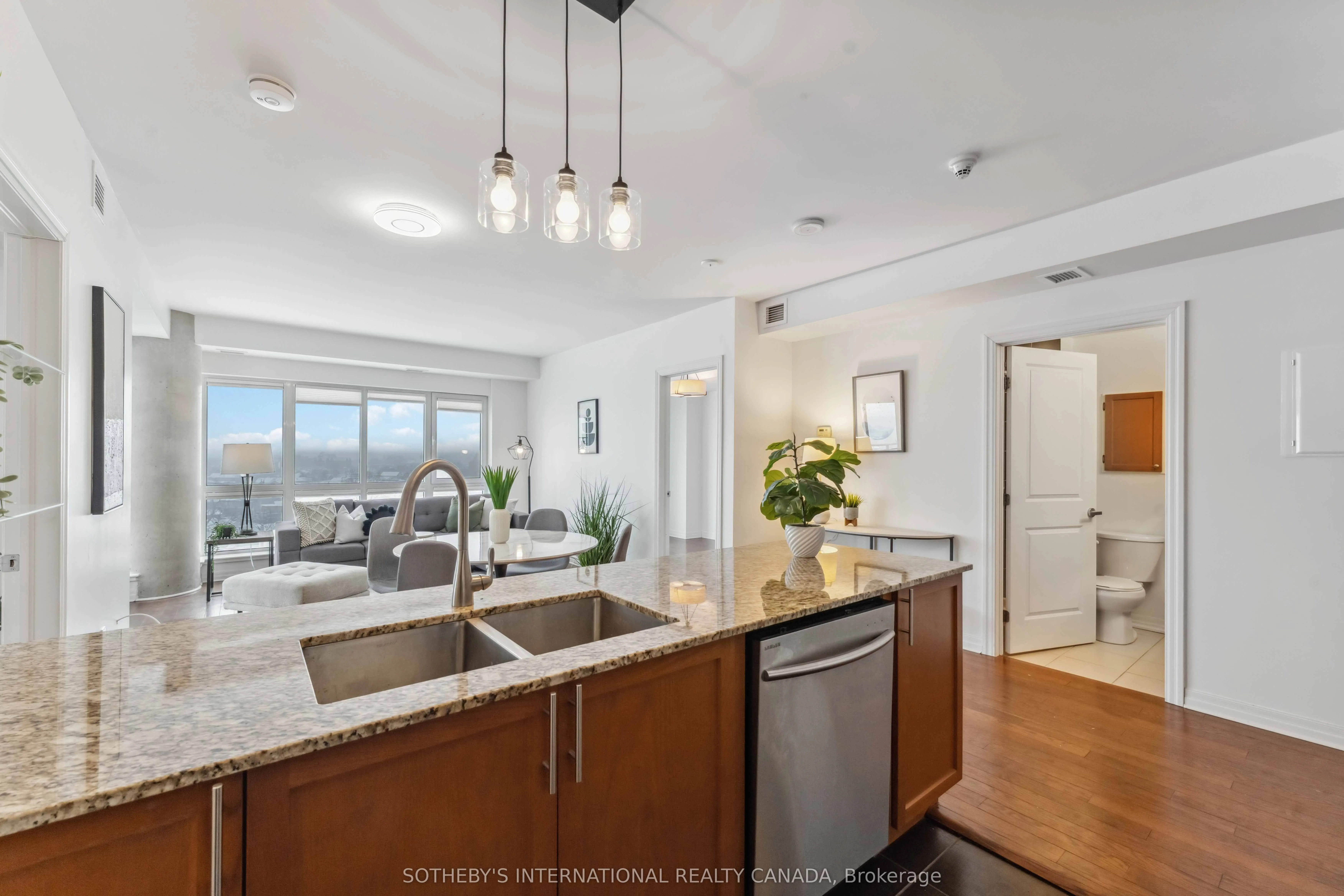 90 Landry Street, #907