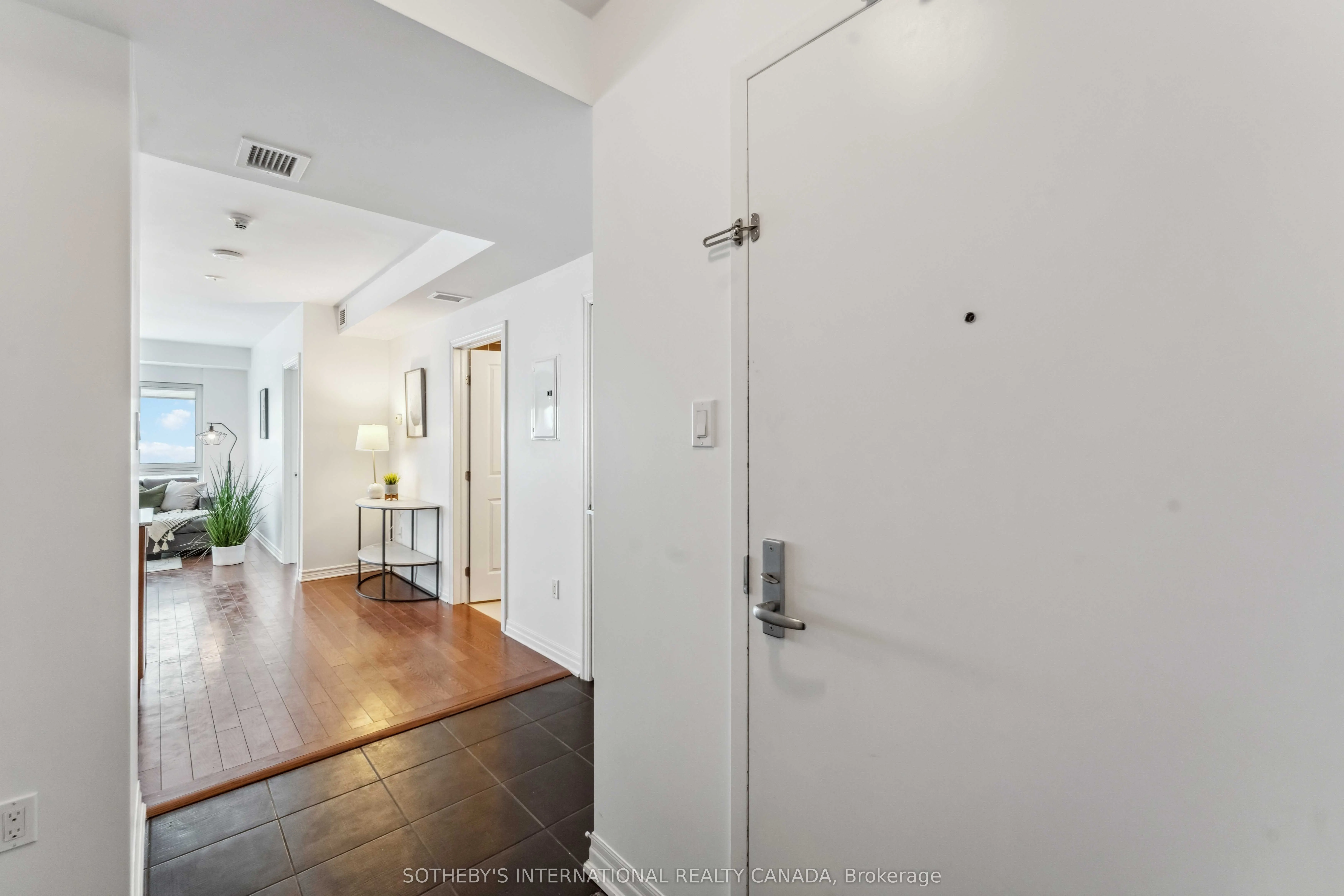 90 Landry Street, #907