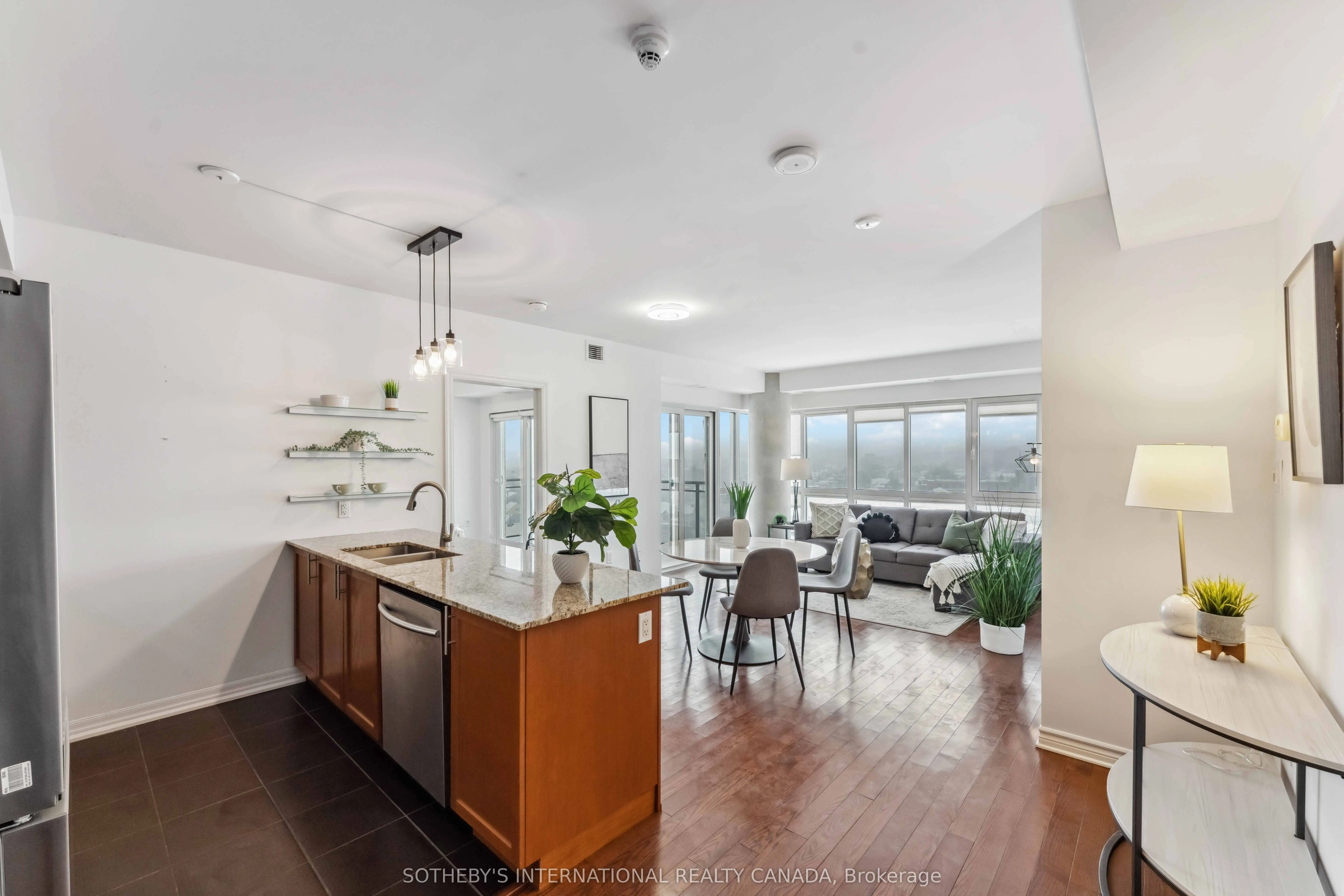 90 Landry Street, #907