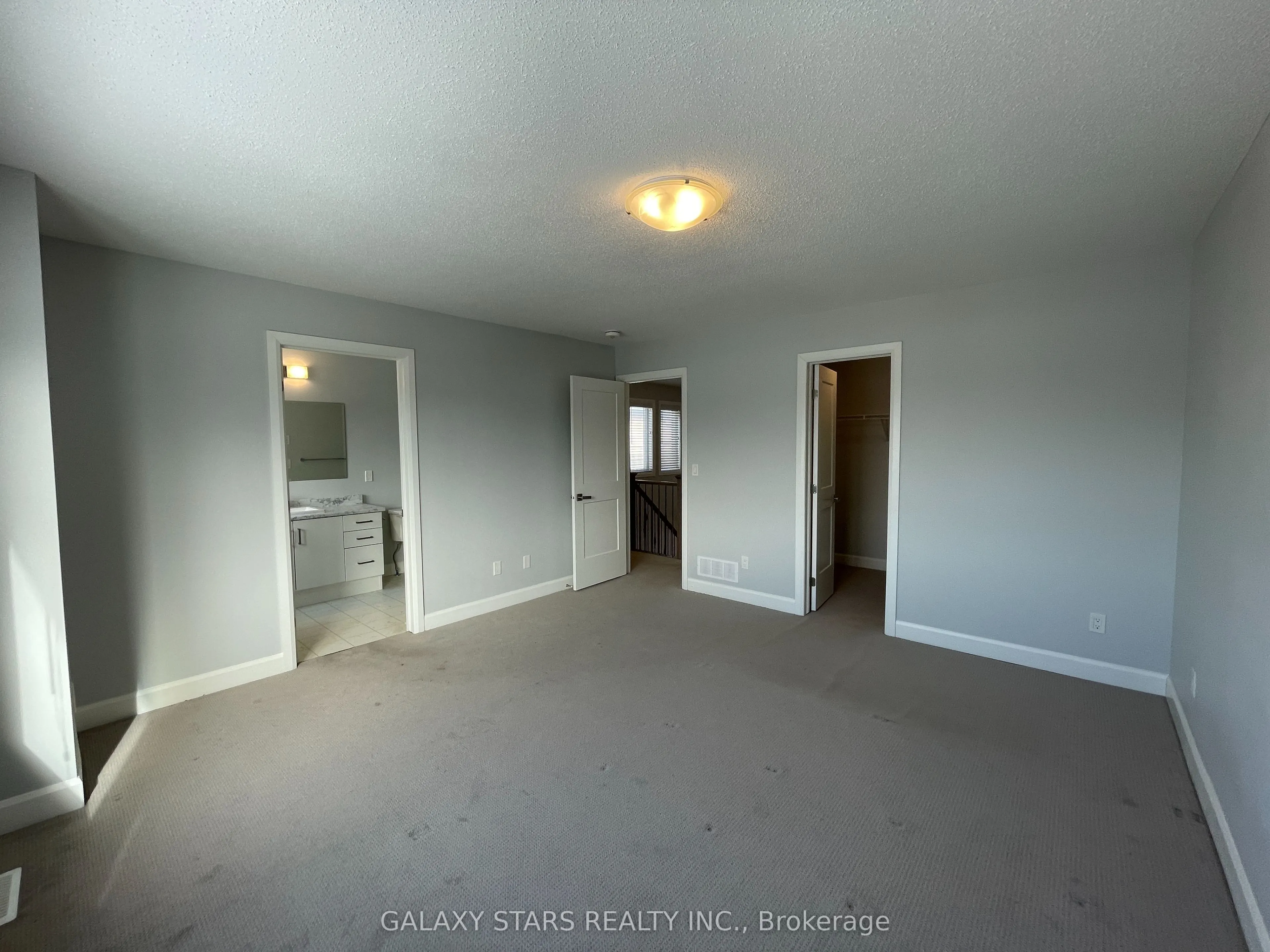 1231 Max Crescent
