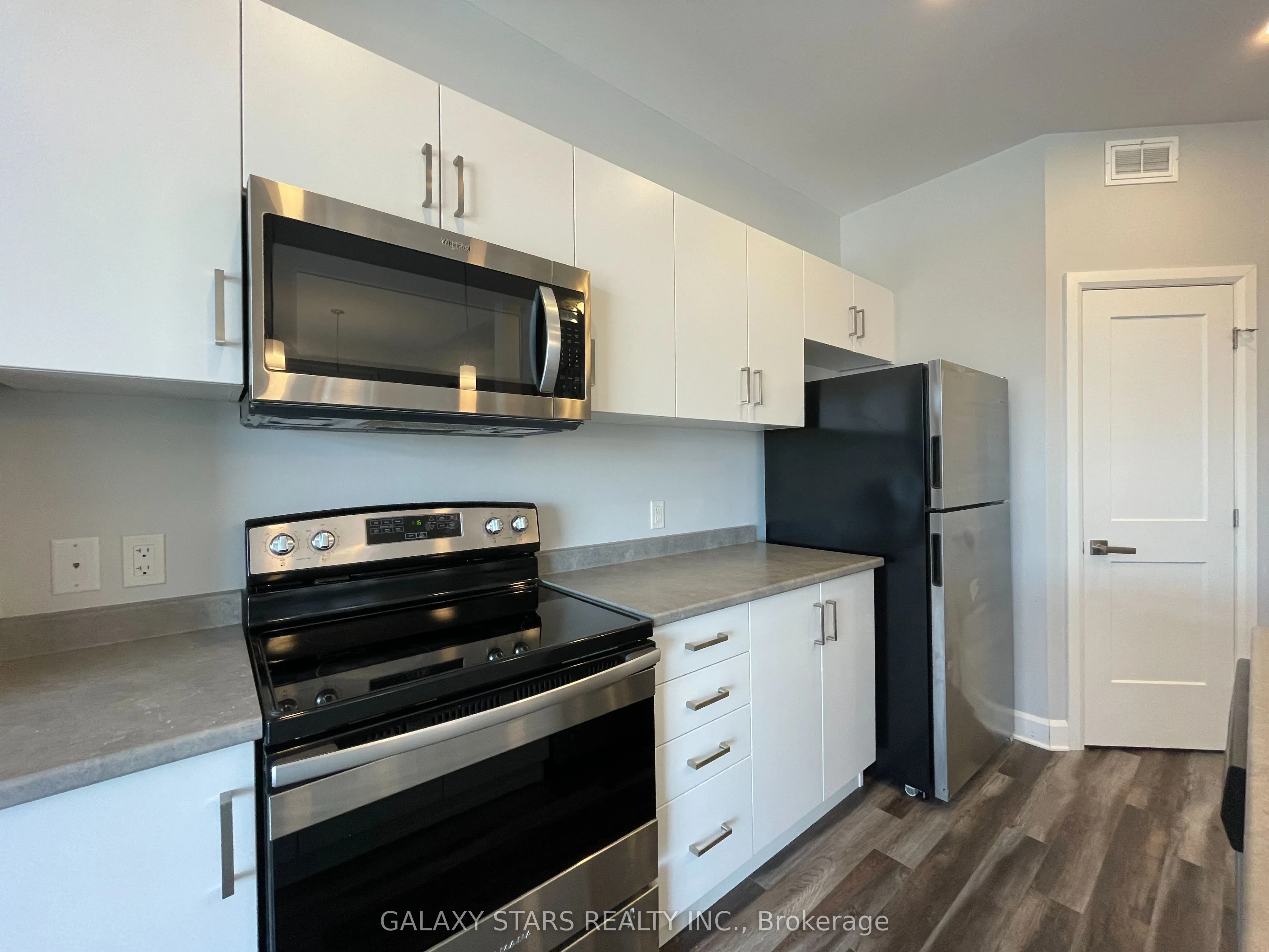 1231 Max Crescent