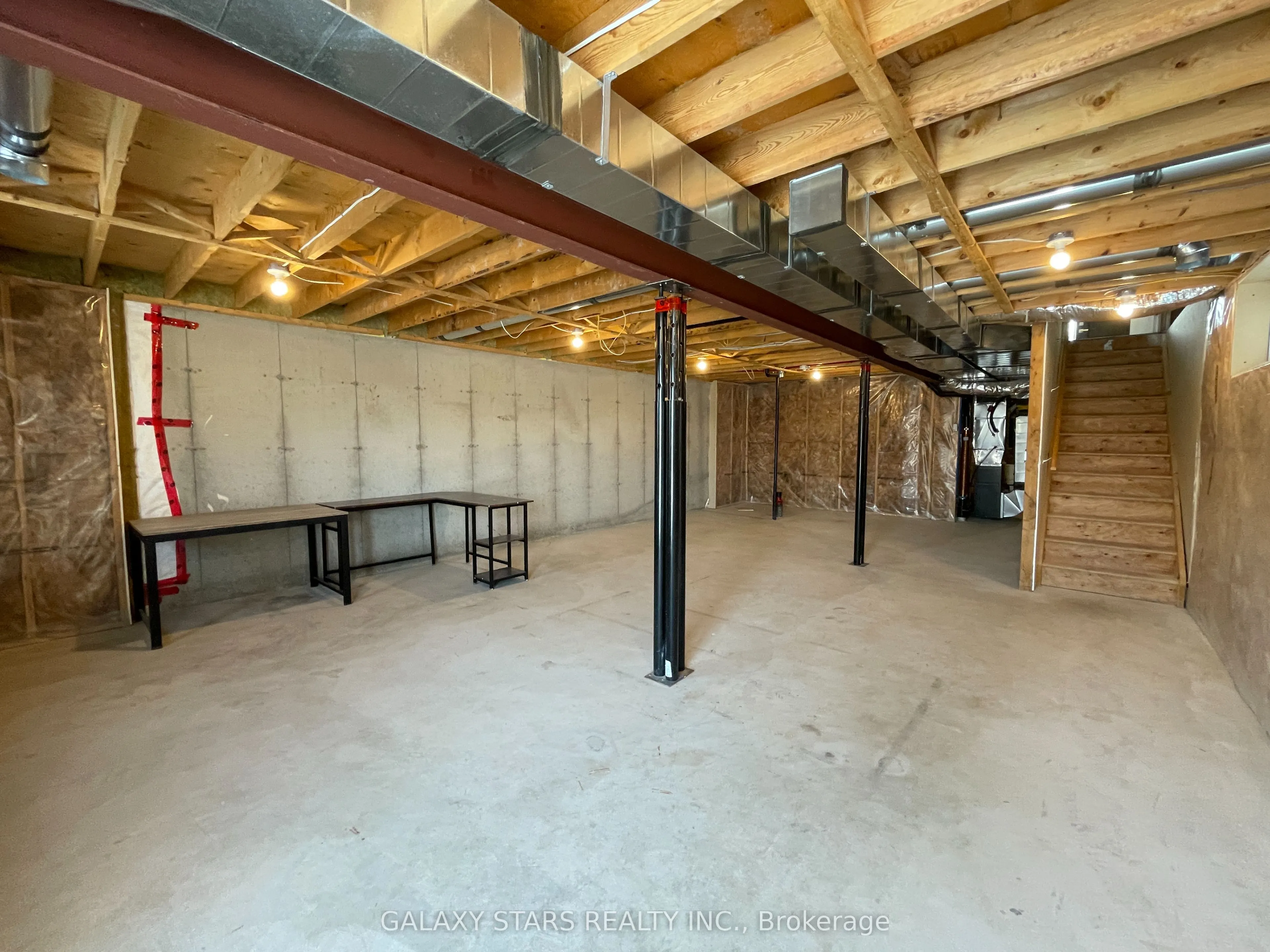 1231 Max Crescent