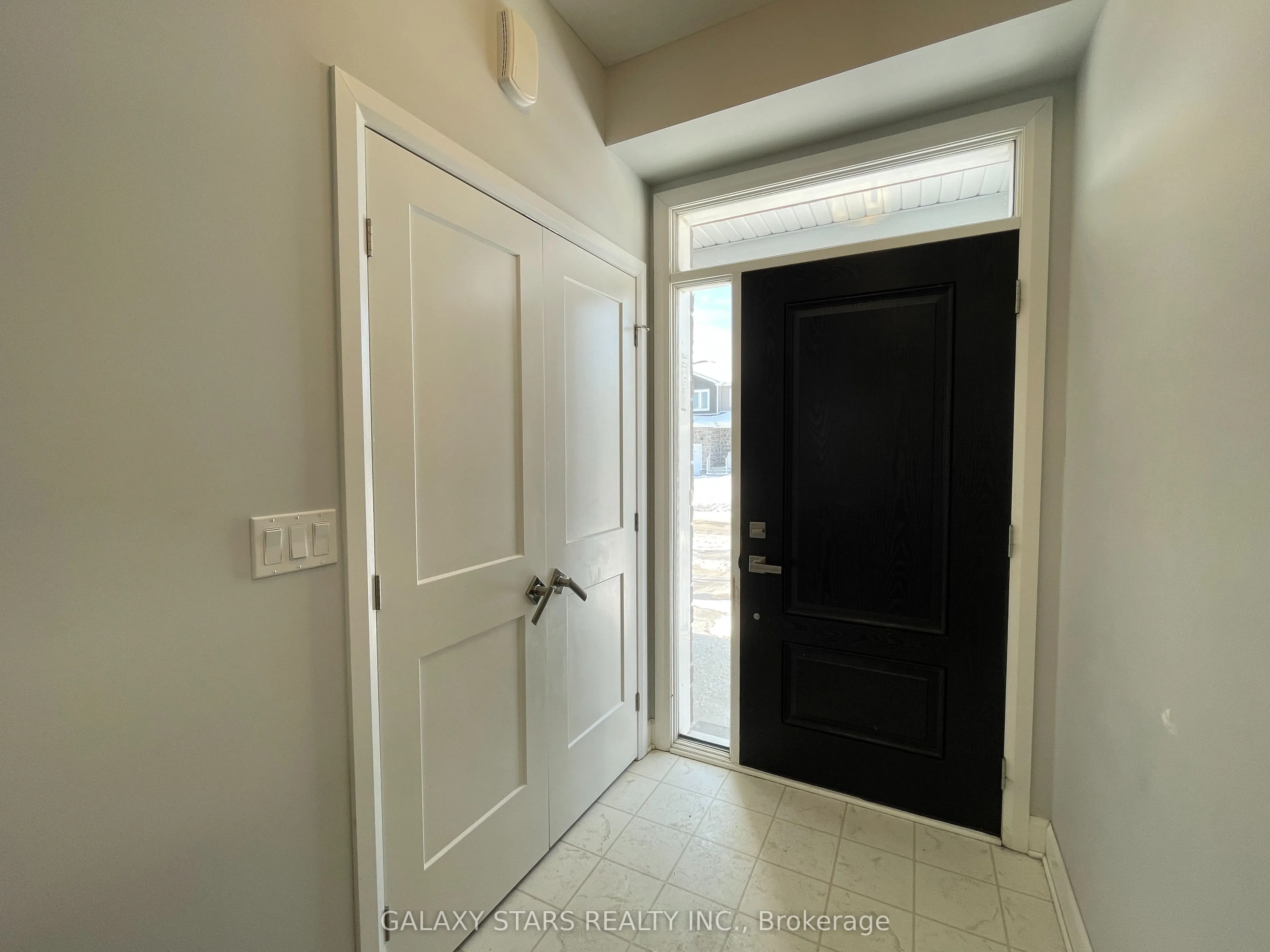 1231 Max Crescent
