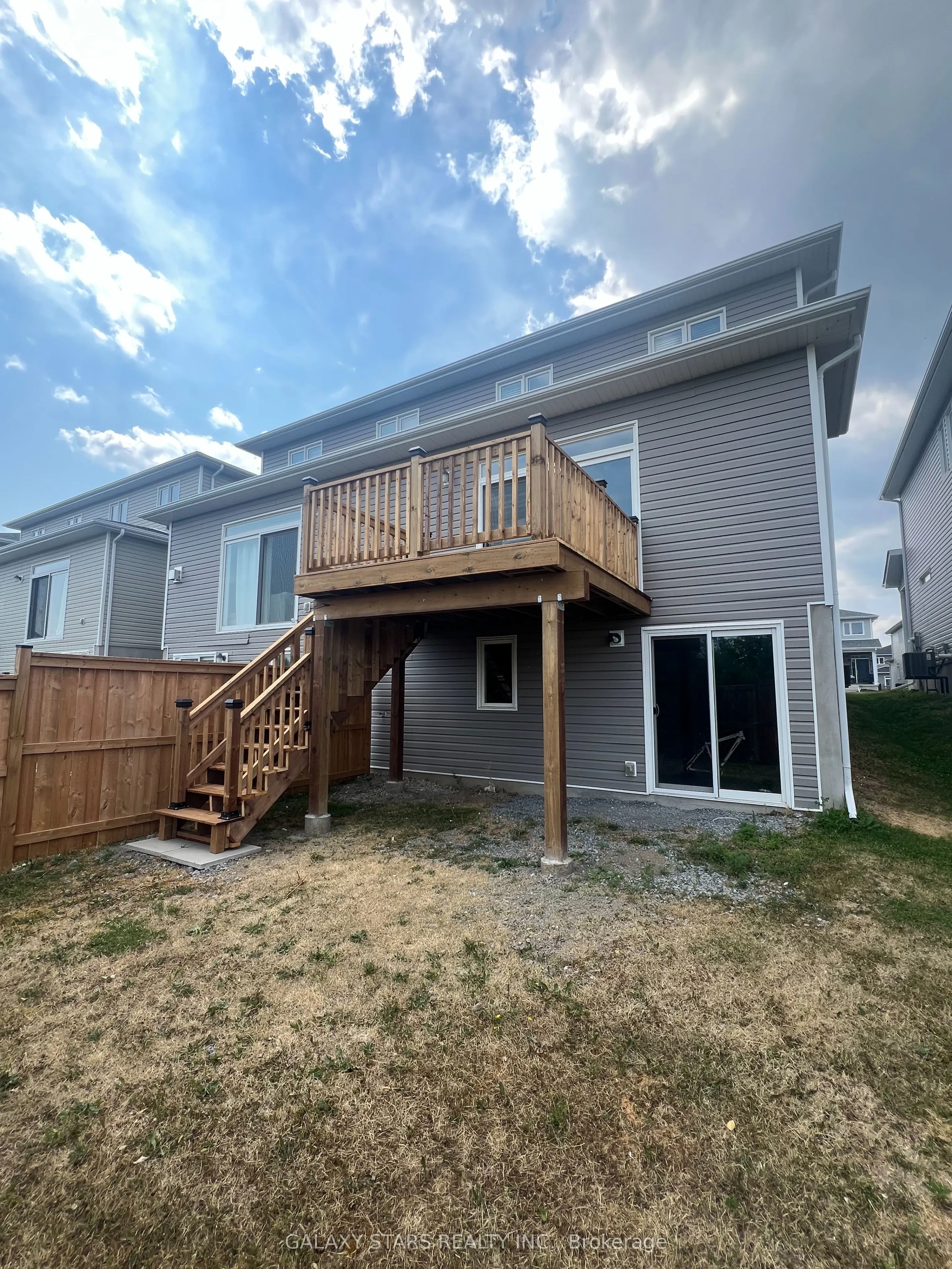 1231 Max Crescent