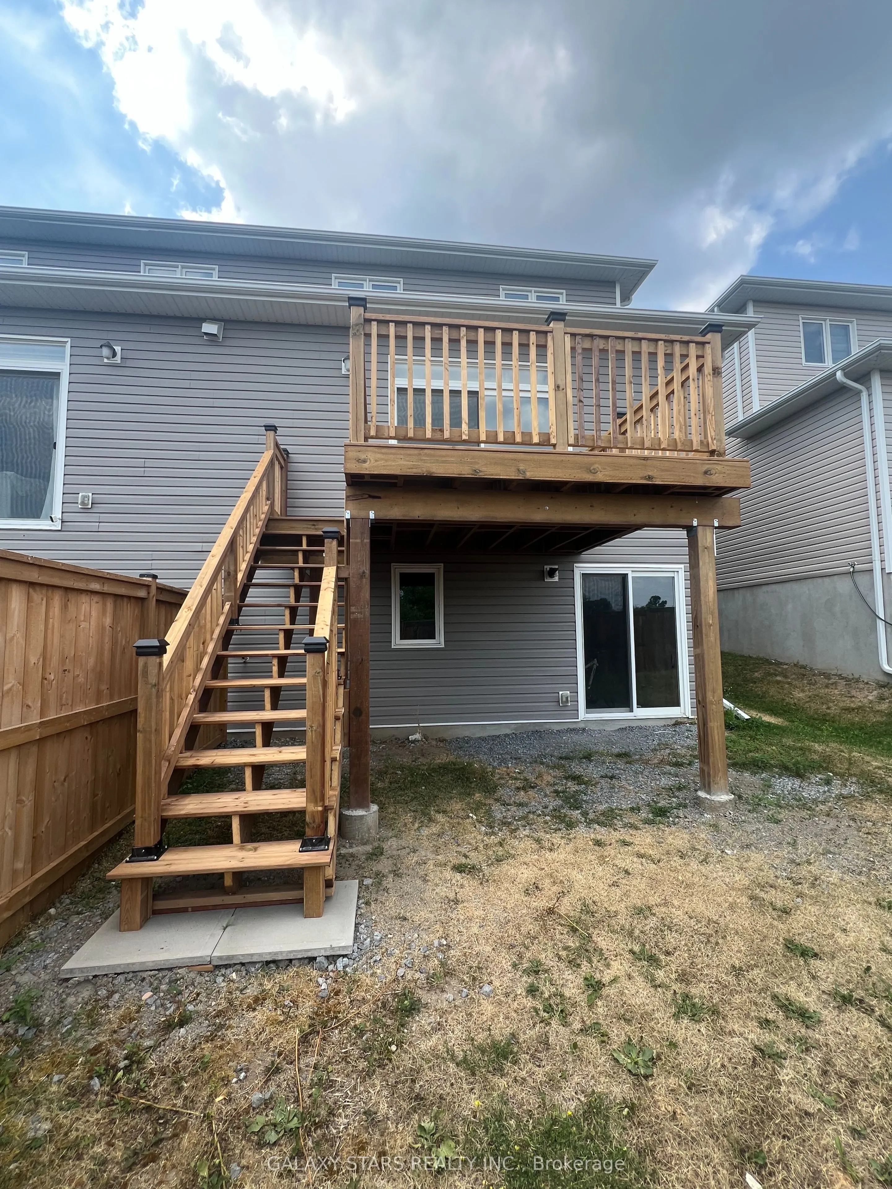 1231 Max Crescent