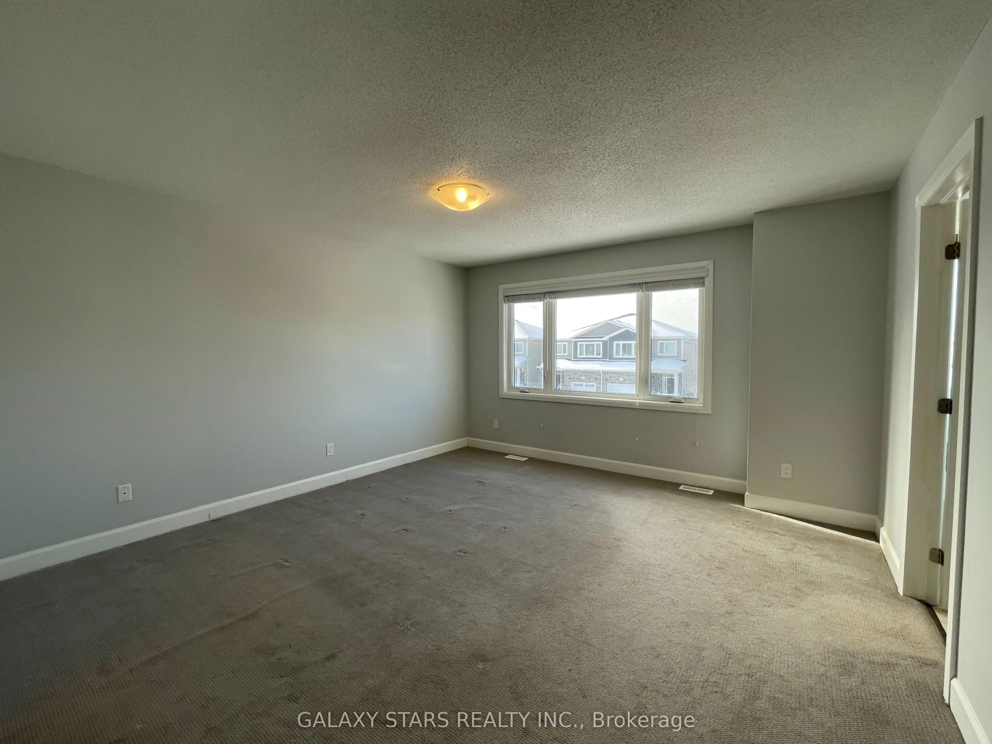 1231 Max Crescent