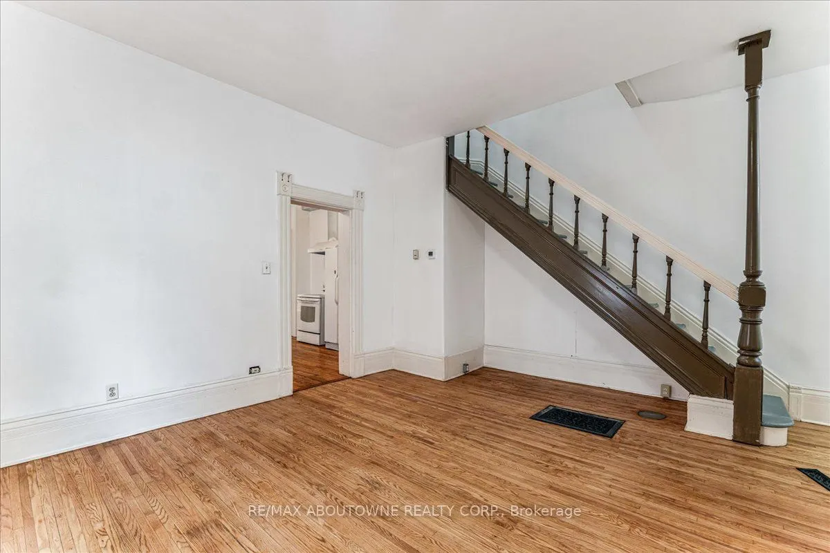 32 Arthur Street, #N/a