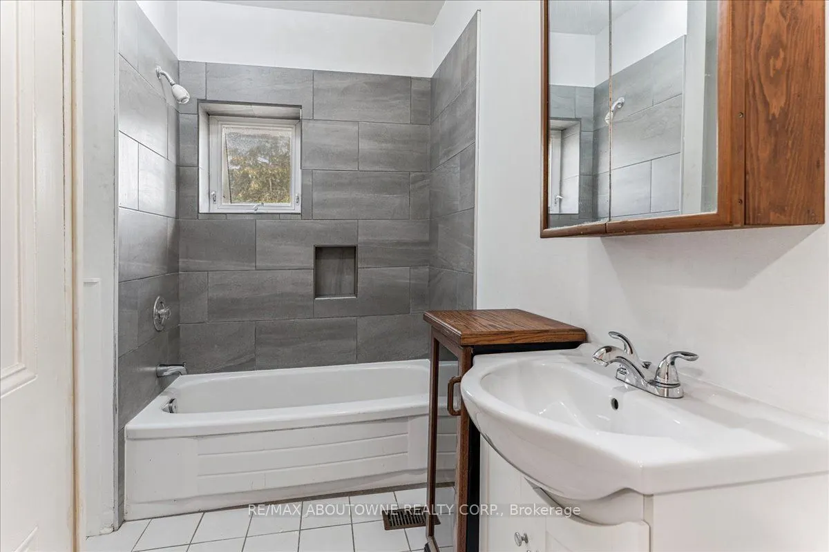 32 Arthur Street, #N/a