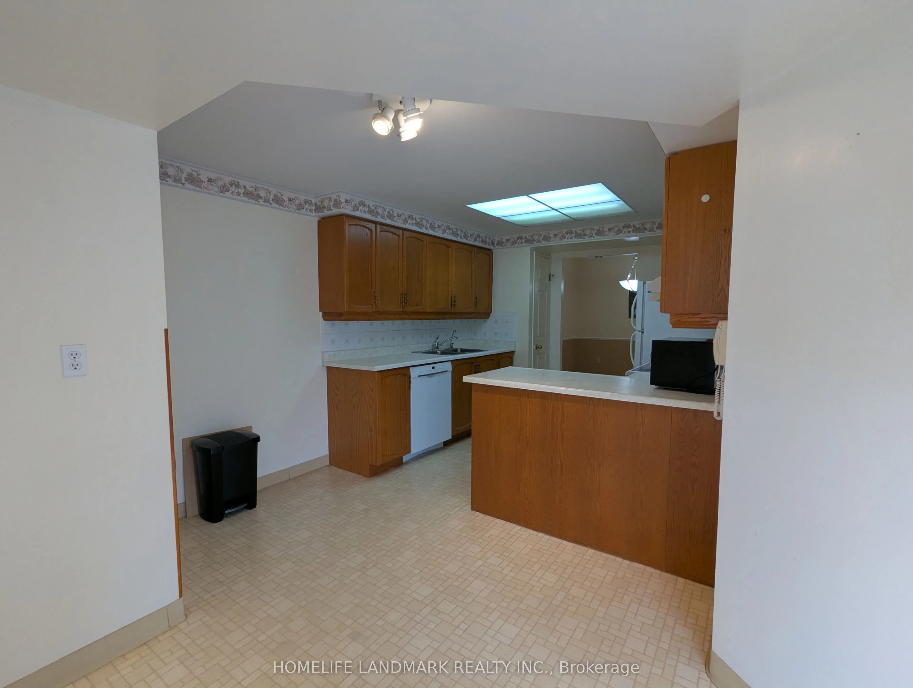 265 Westcourt Place, #306