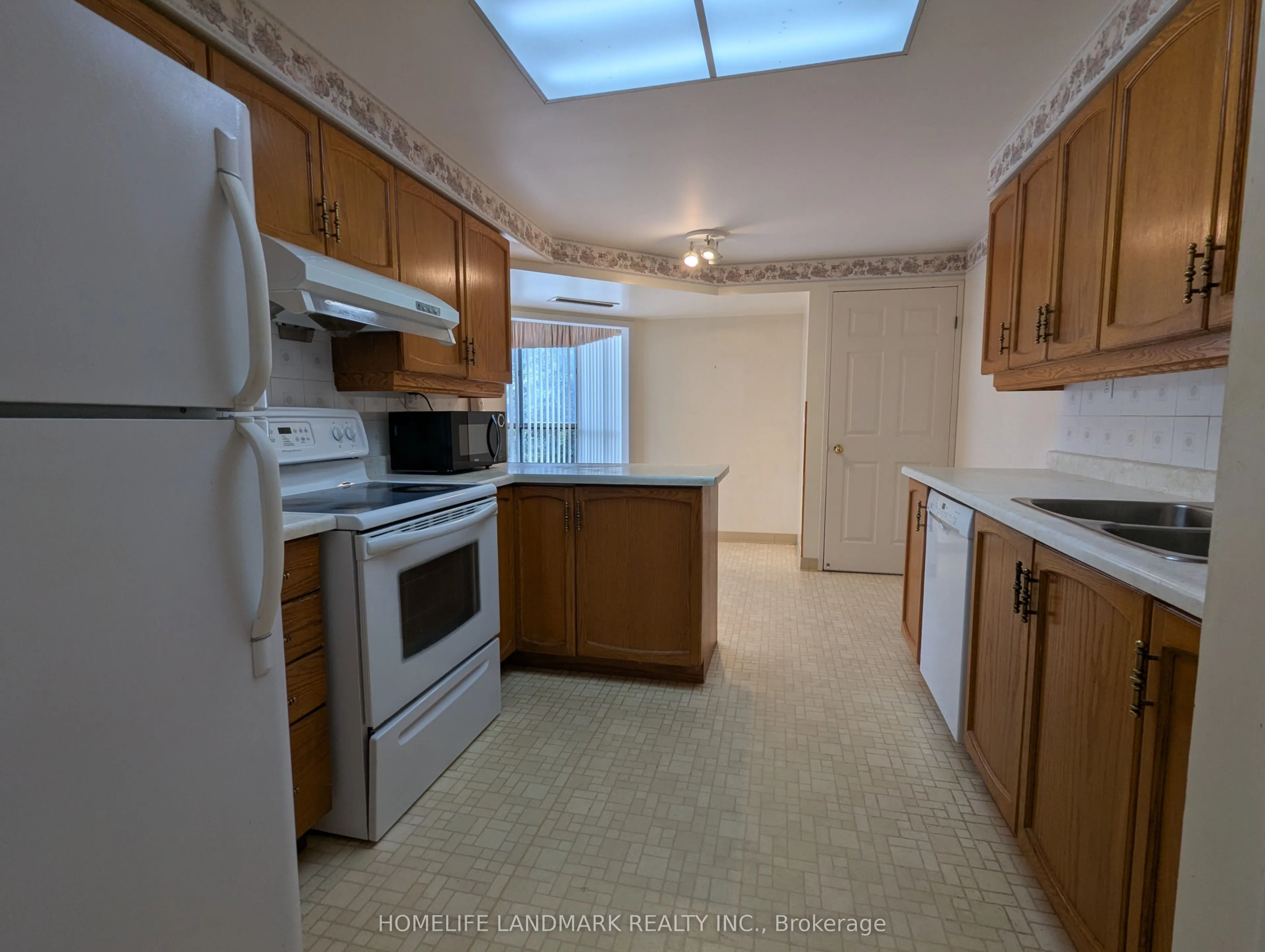 265 Westcourt Place, #306