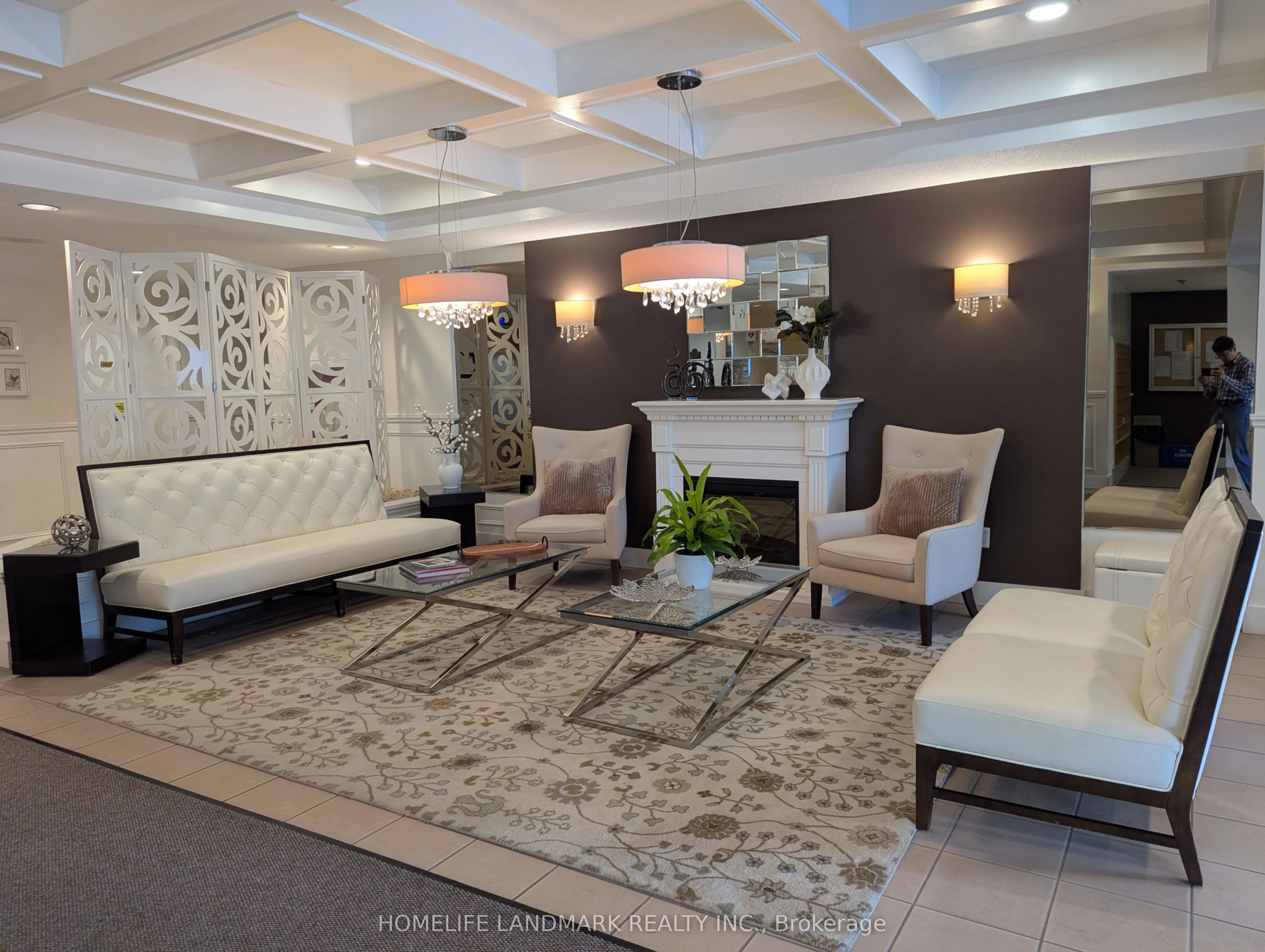 265 Westcourt Place, #306
