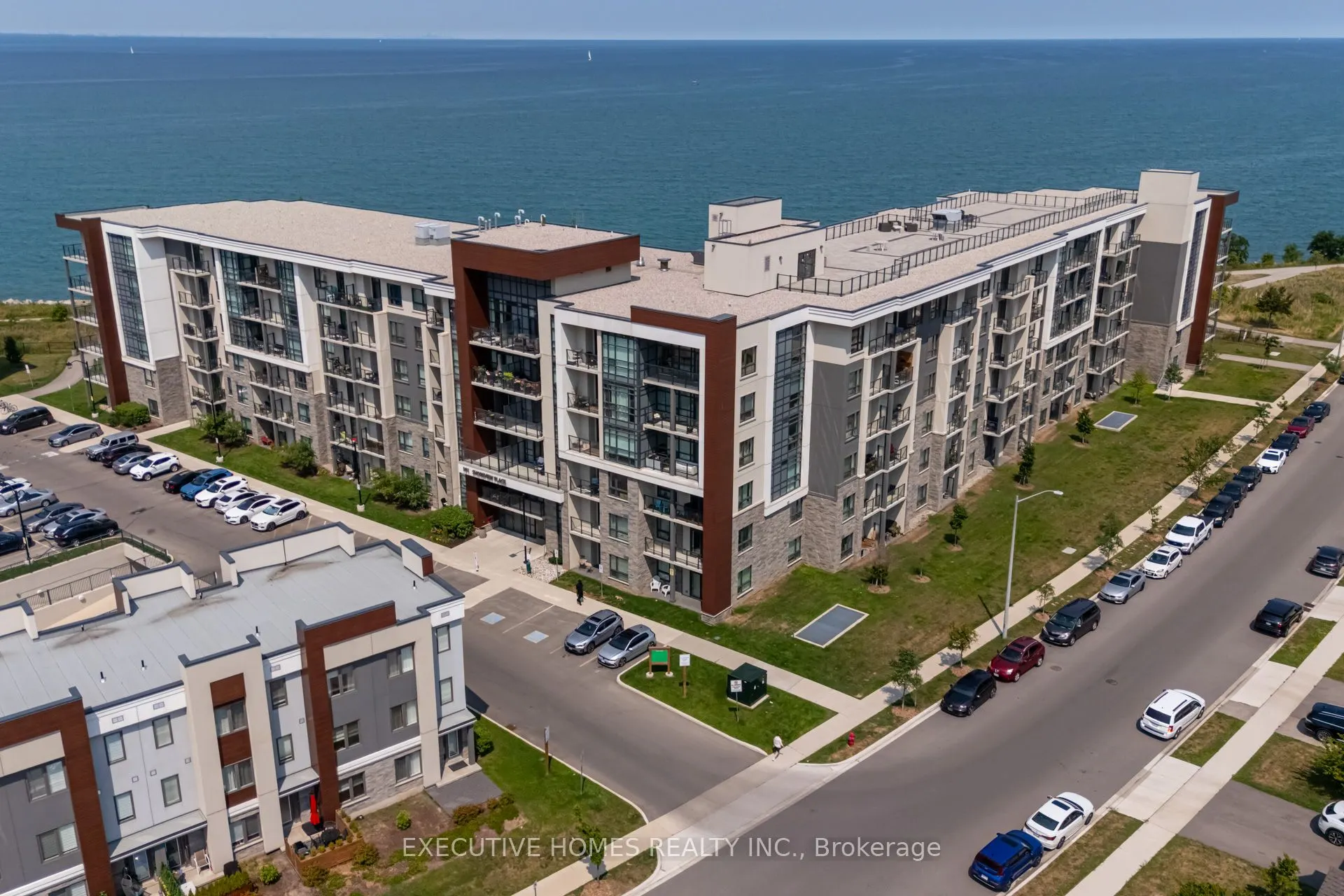 101 SHOREVIEW Place, #327