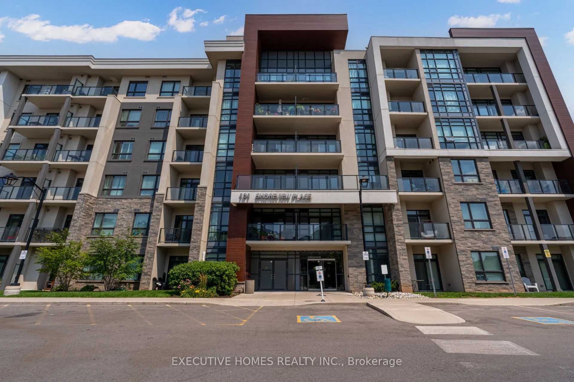 101 SHOREVIEW Place, #327
