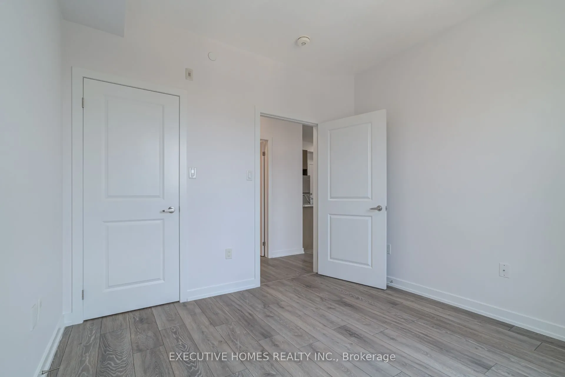 101 SHOREVIEW Place, #327